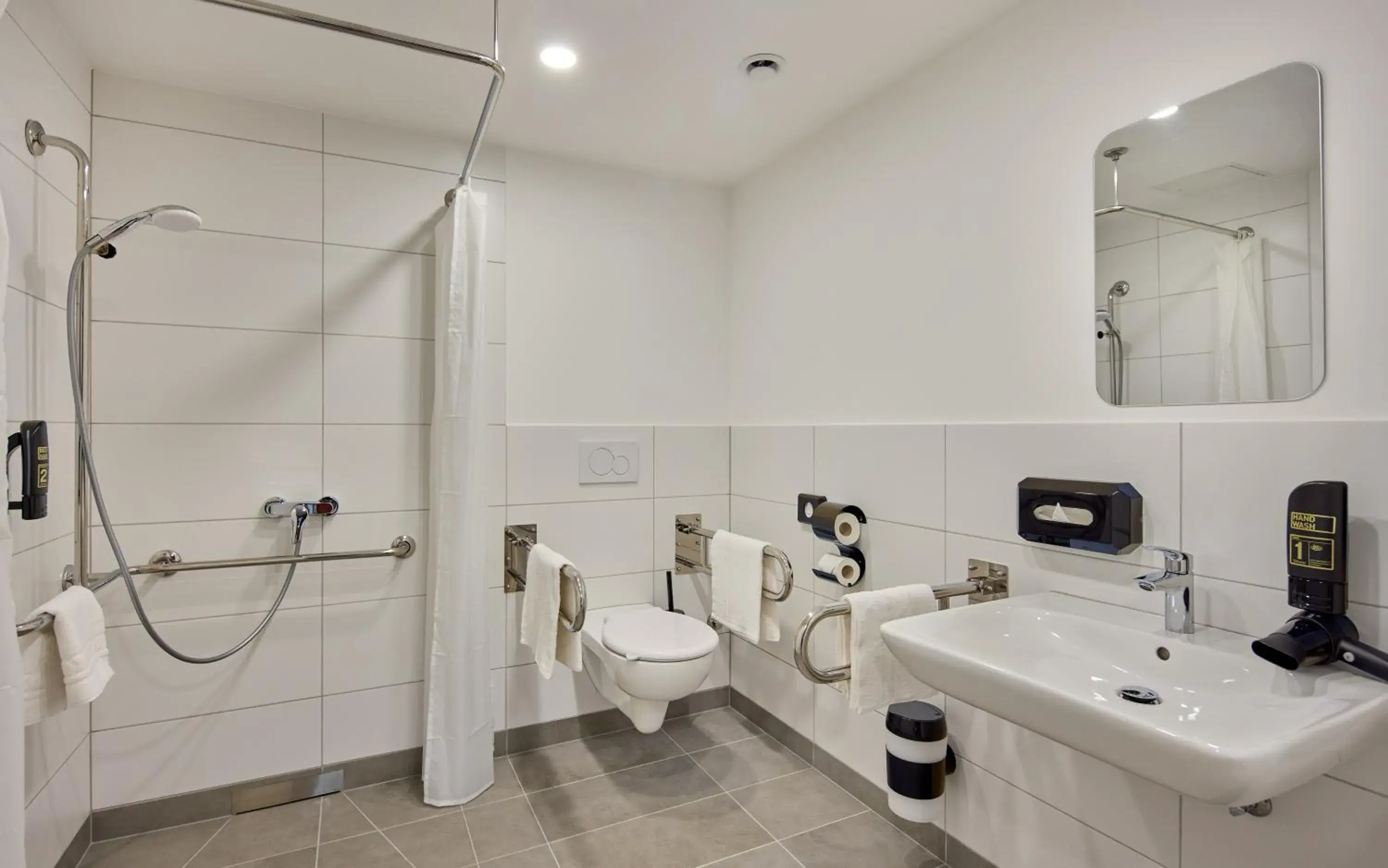 Double or Twin Room - single occupancy - Disability Access in Trip Inn Hotel Frankfurt-Heusenstamm Tagungshotel Double or Twin Room - single occupancy - Disability Access in Trip Inn Hotel Frankfurt-Heusenstamm Tagungshotel