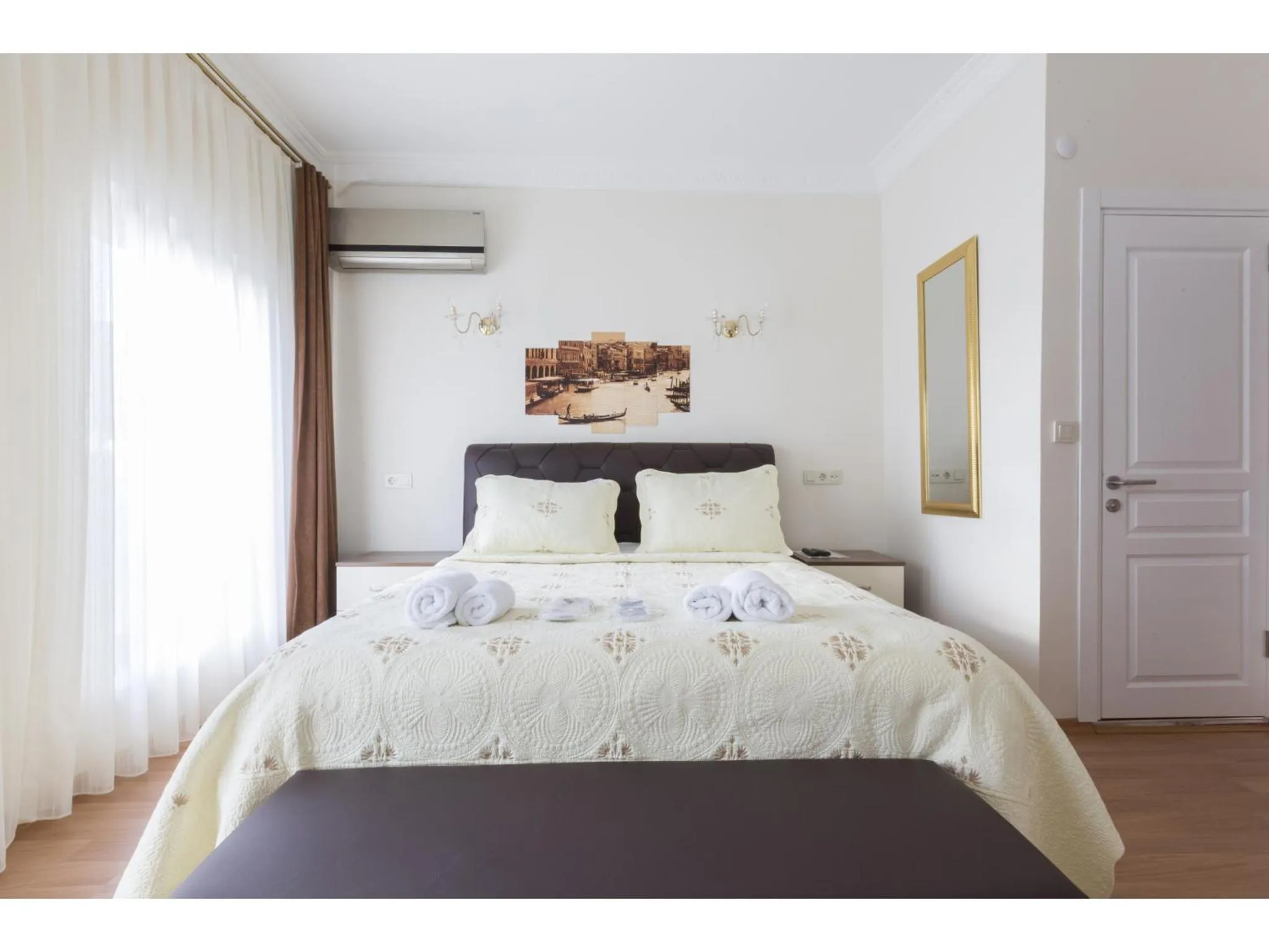 Other, Bed in Zendy Suite Hotel