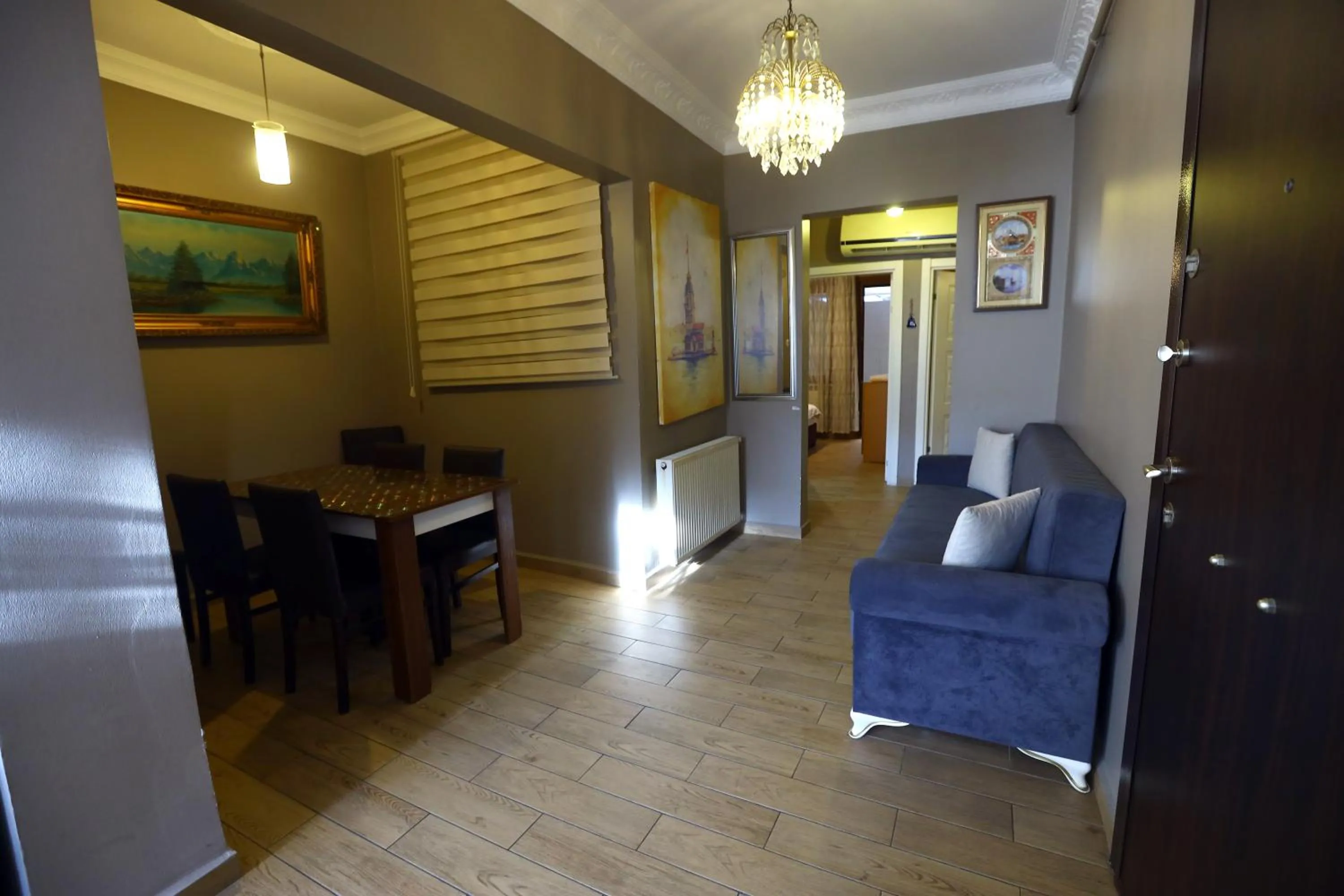 Dining area in Zendy Suite Hotel