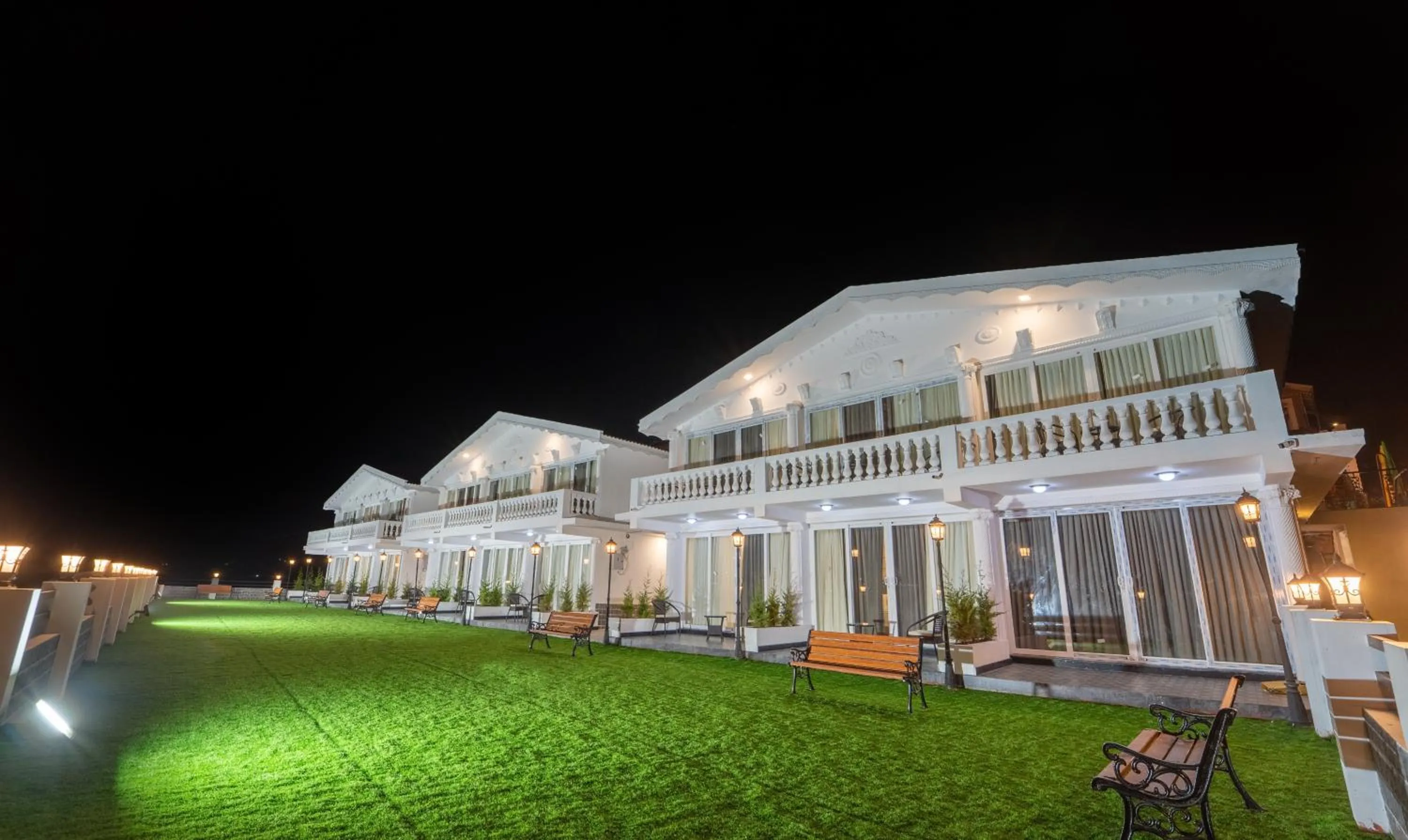 Property building in Treebo Skydale Premium Suites, 1500 Mtrs From Ooty Lake