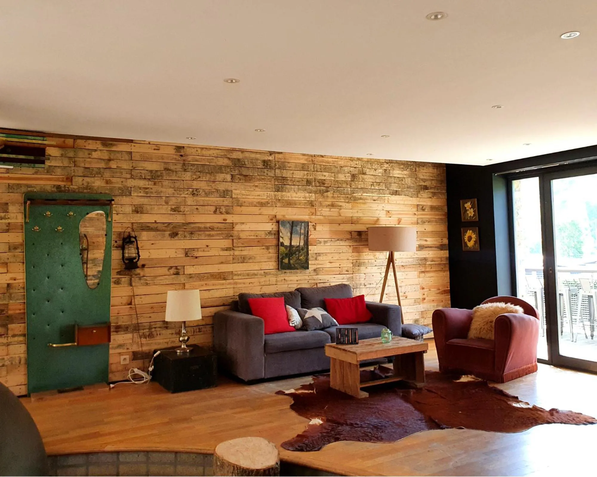 Lobby or reception in HI Malmedy Hostel