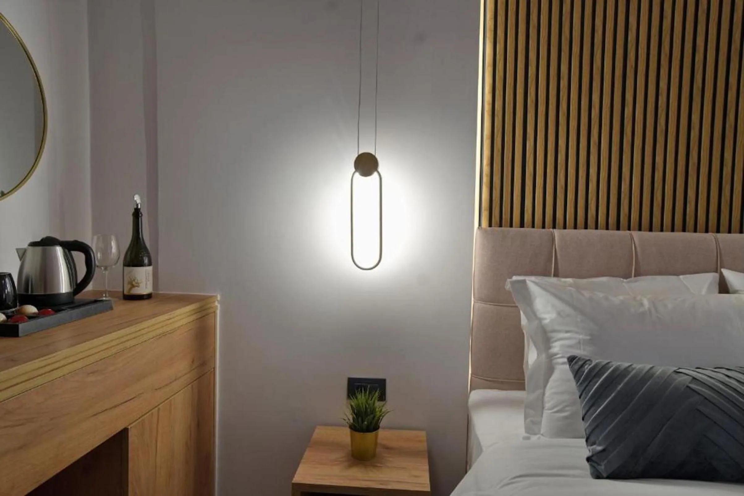 Bed in CITYLUXE Suites & Rooms