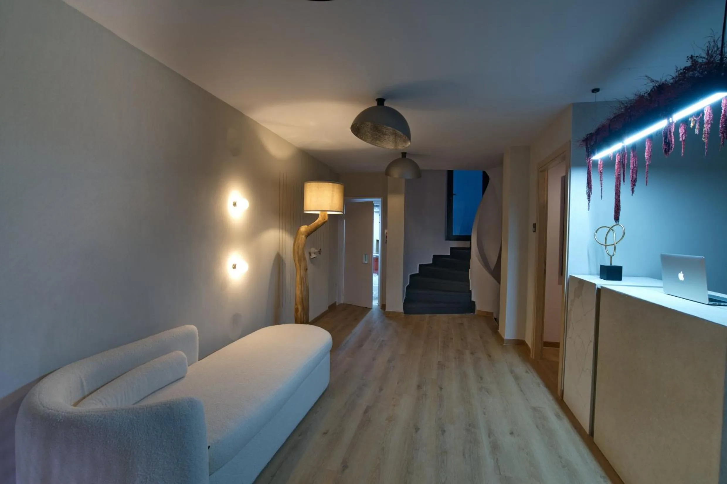 Living room in CITYLUXE Suites & Rooms