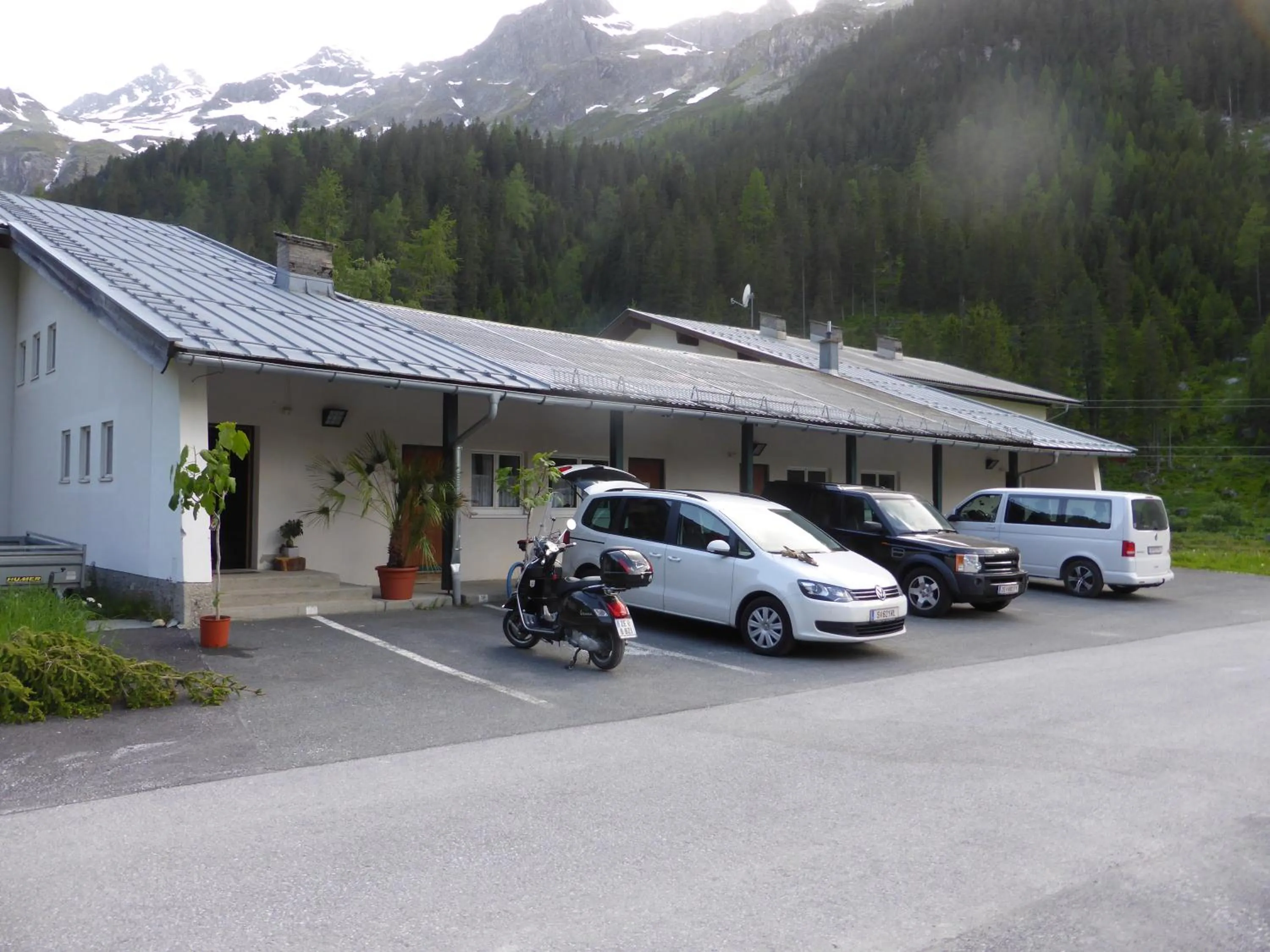 Facade/entrance in Alpengasthof Paletti