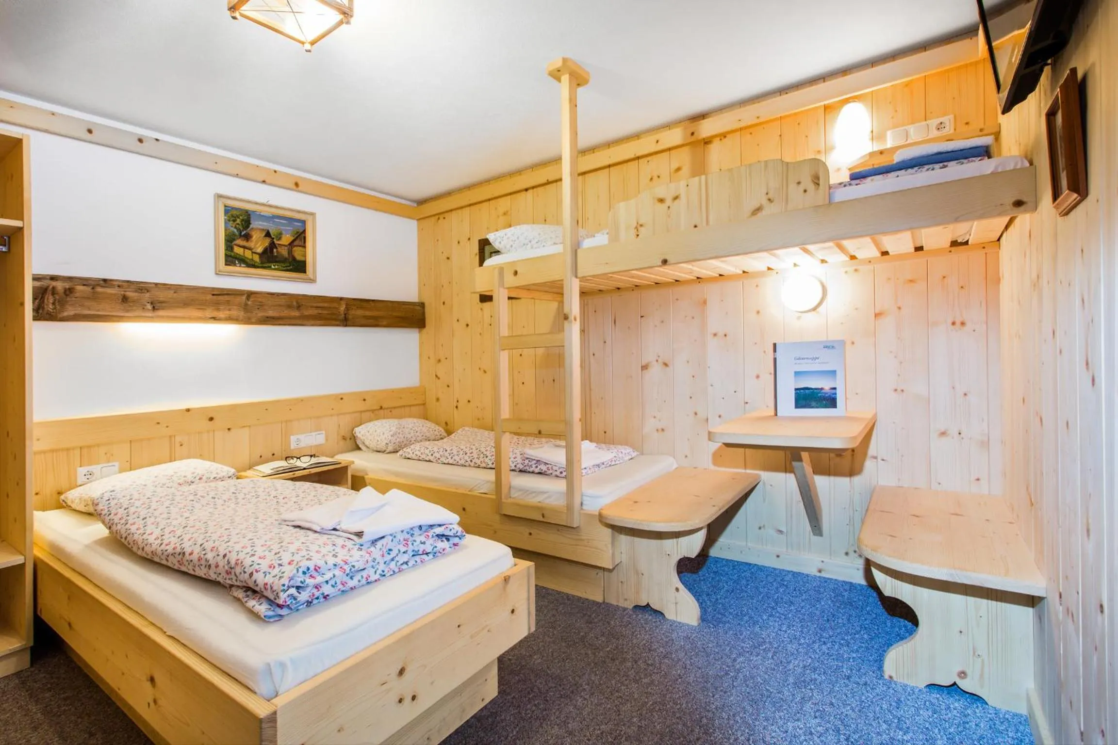 Photo of the whole room, Bed in Alpengasthof Paletti