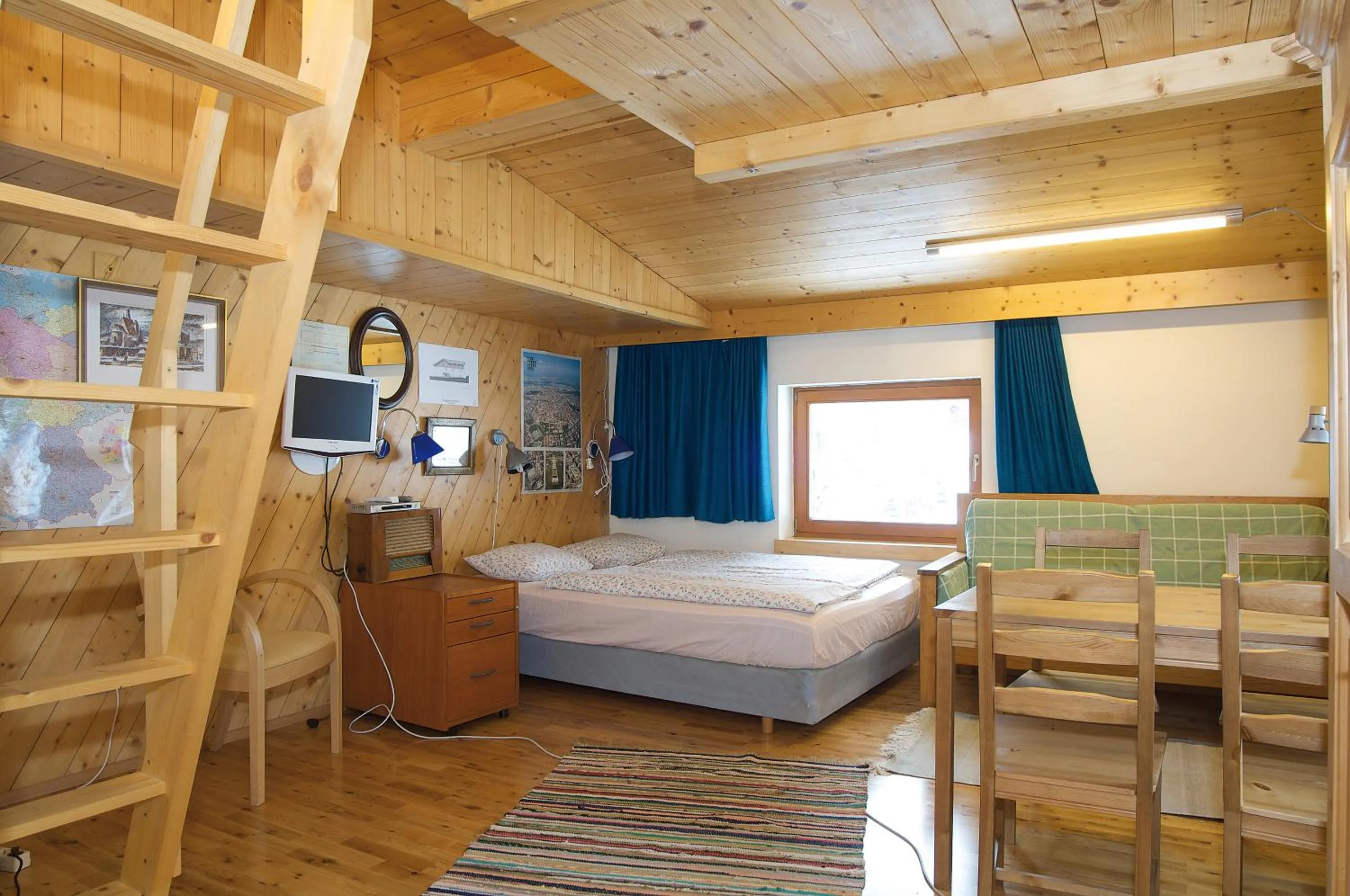 Bed in Alpengasthof Paletti