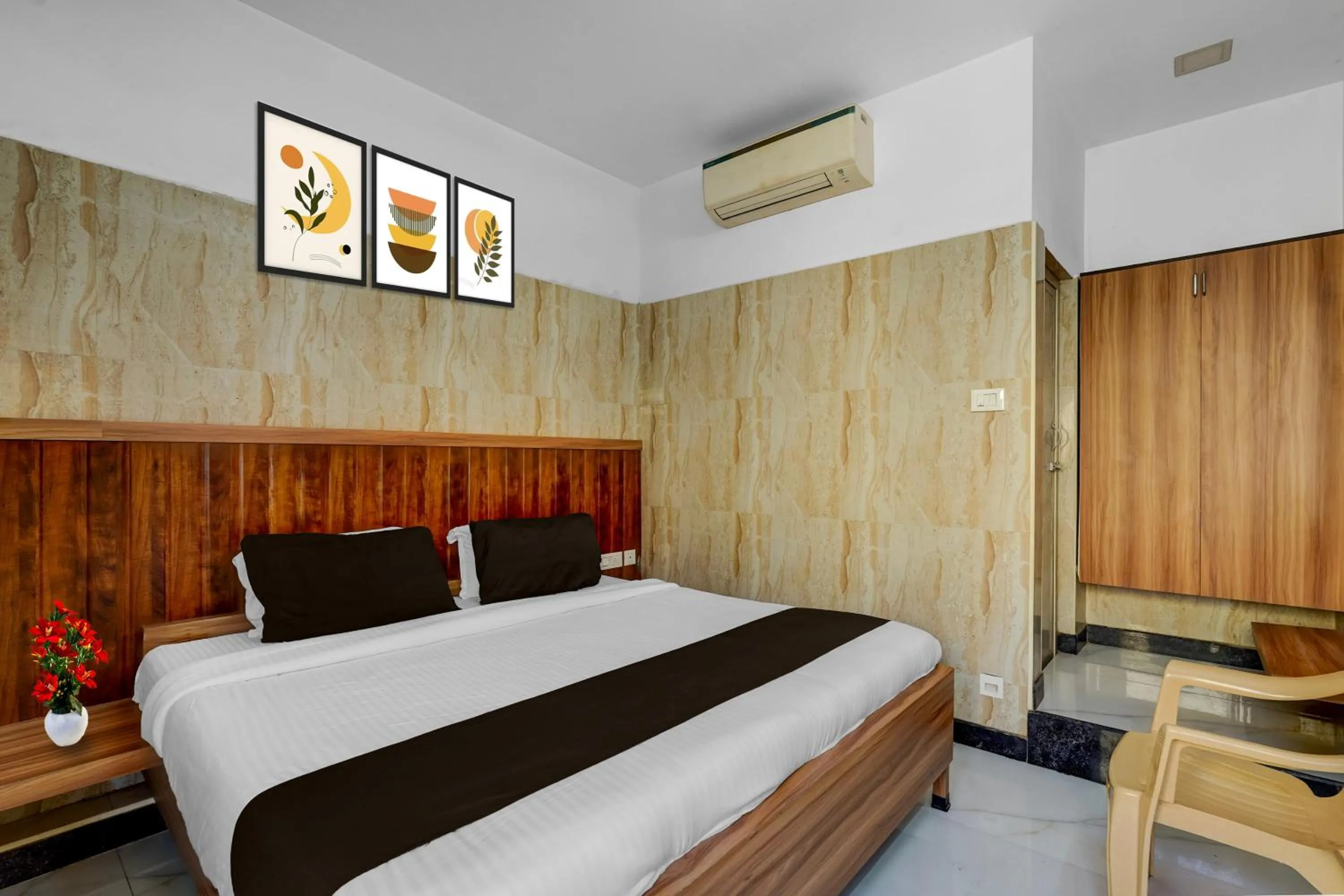 Hotel O Royapettah Clock Tower Formerly RKH Residency