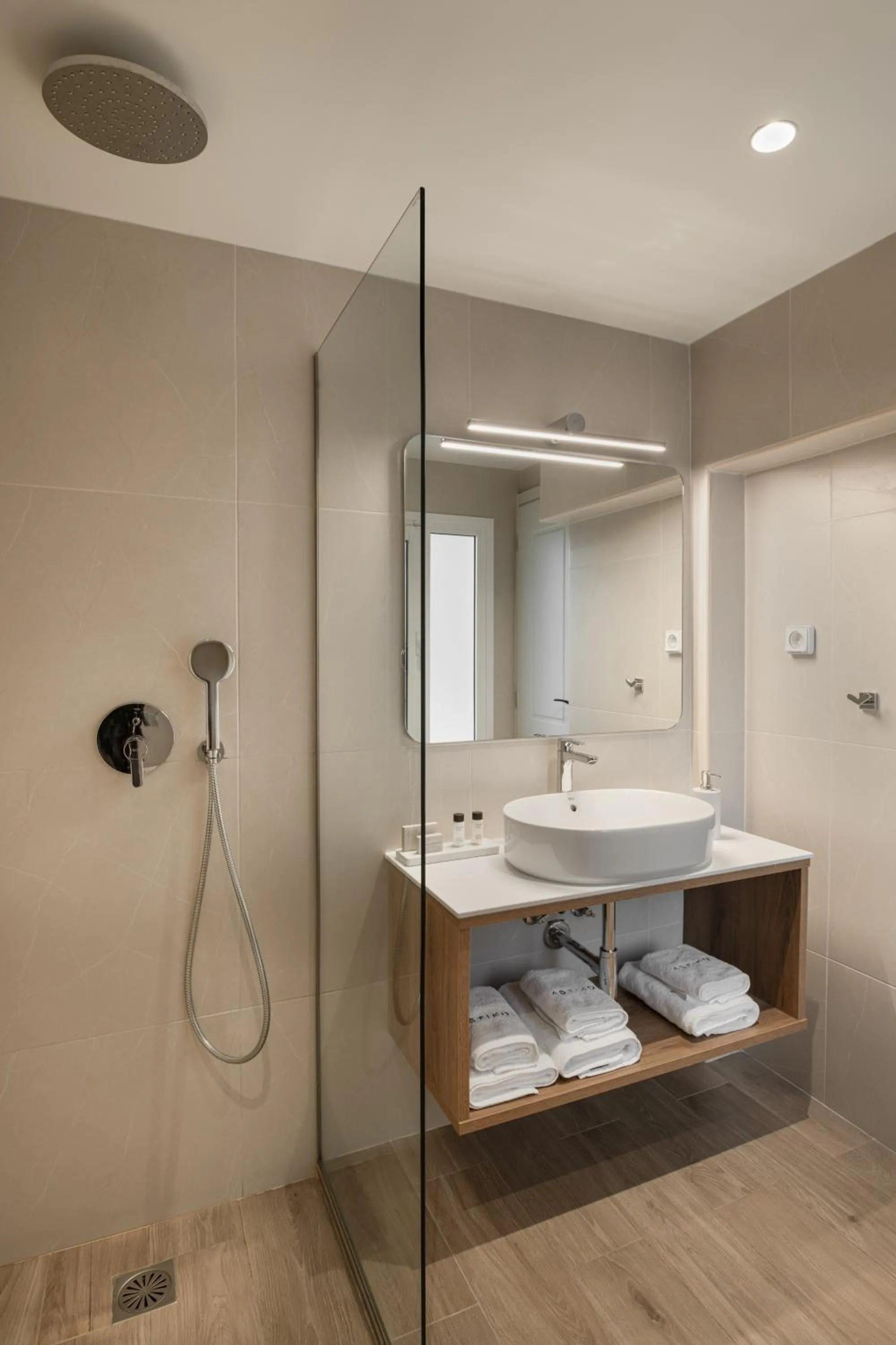 Shower in ASTIKON Xenofontos Suites
