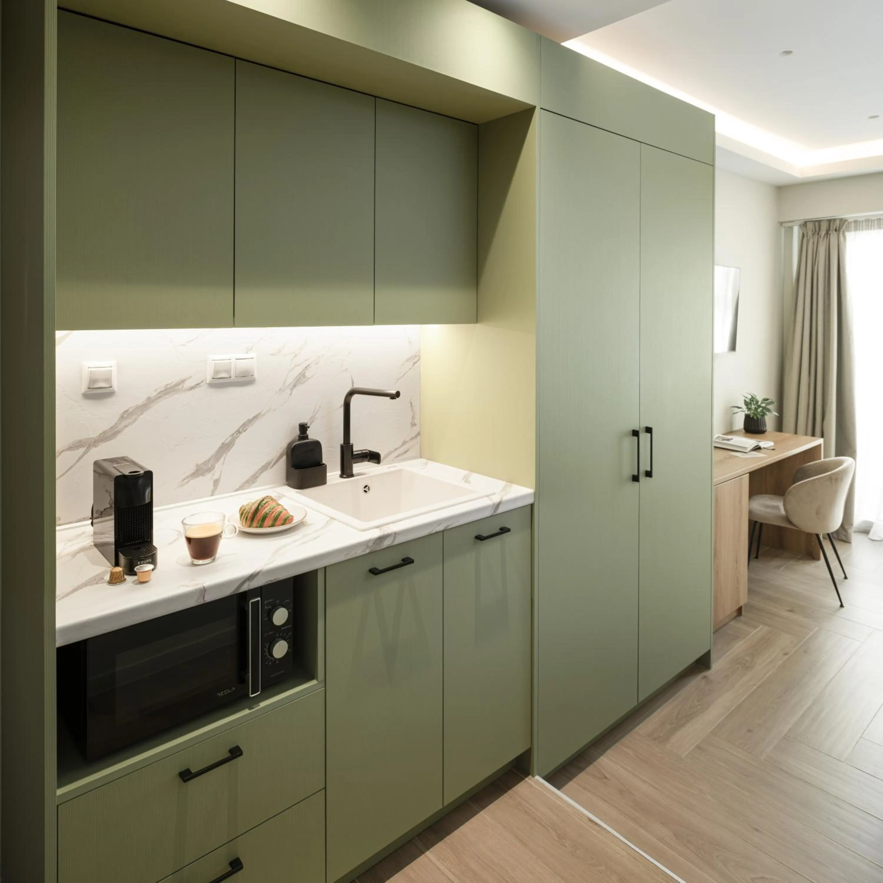 Coffee/tea facilities in ASTIKON Xenofontos Suites