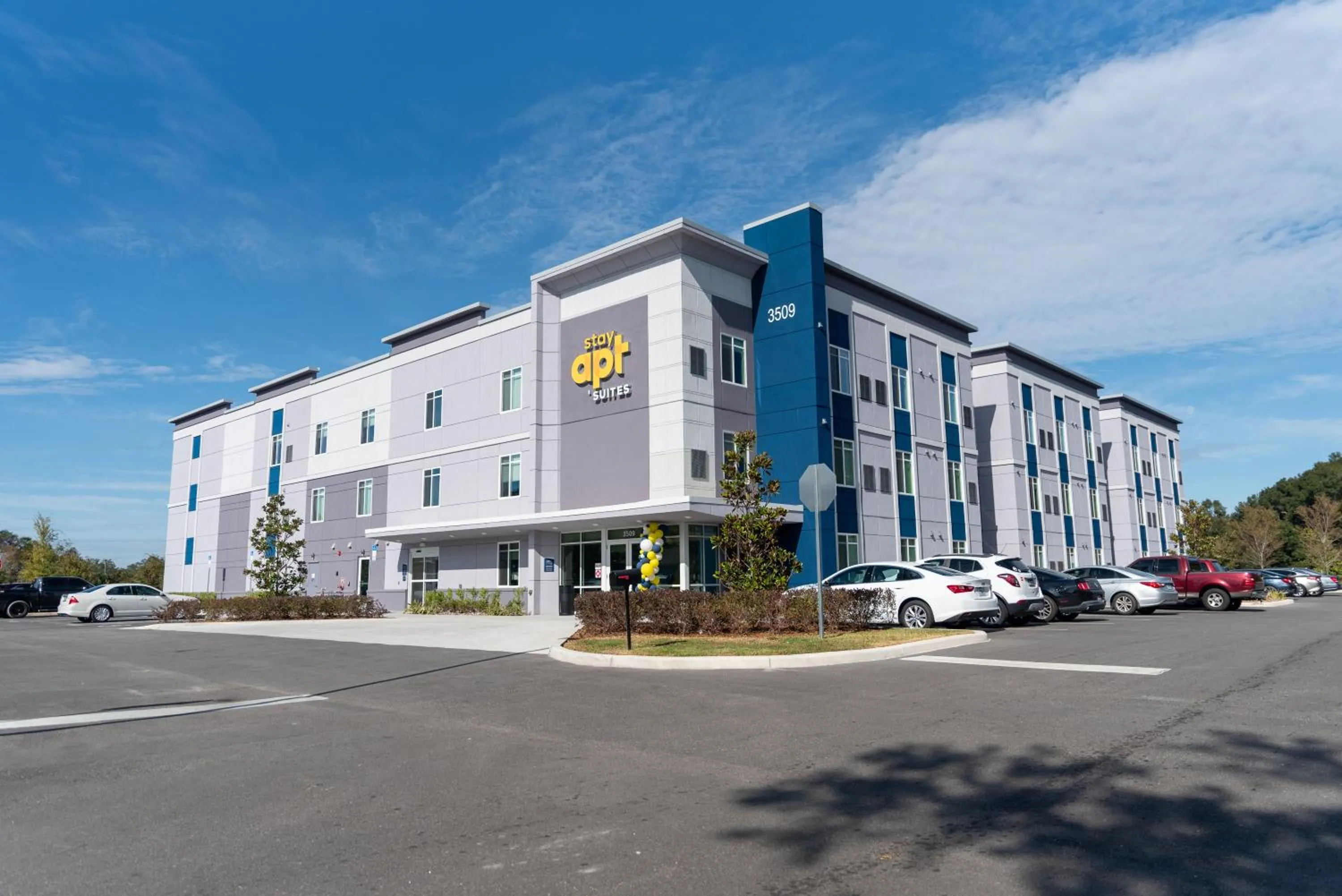 Property building in stayAPT Suites Ocala