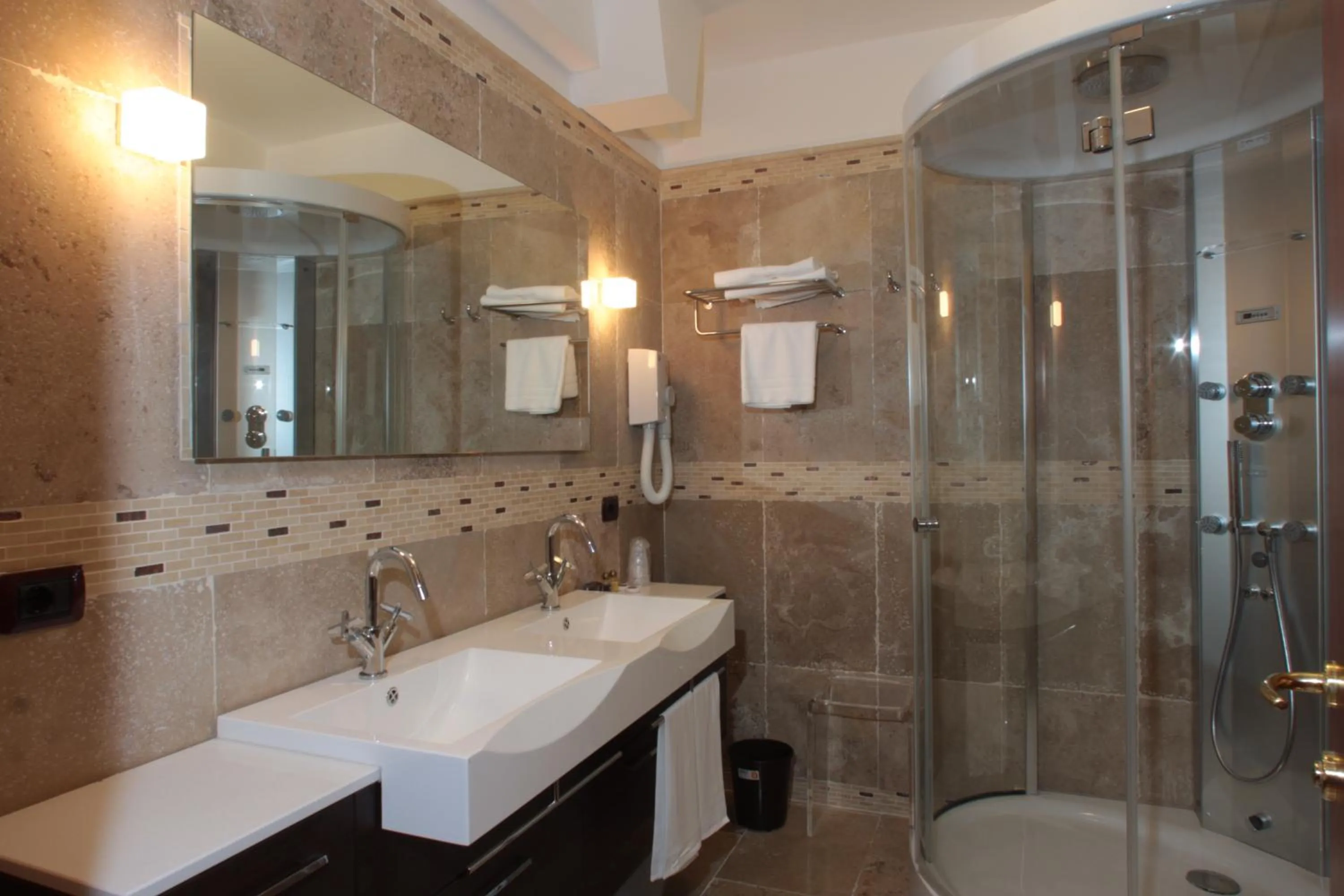 Shower in Hotel Relais dei Normanni