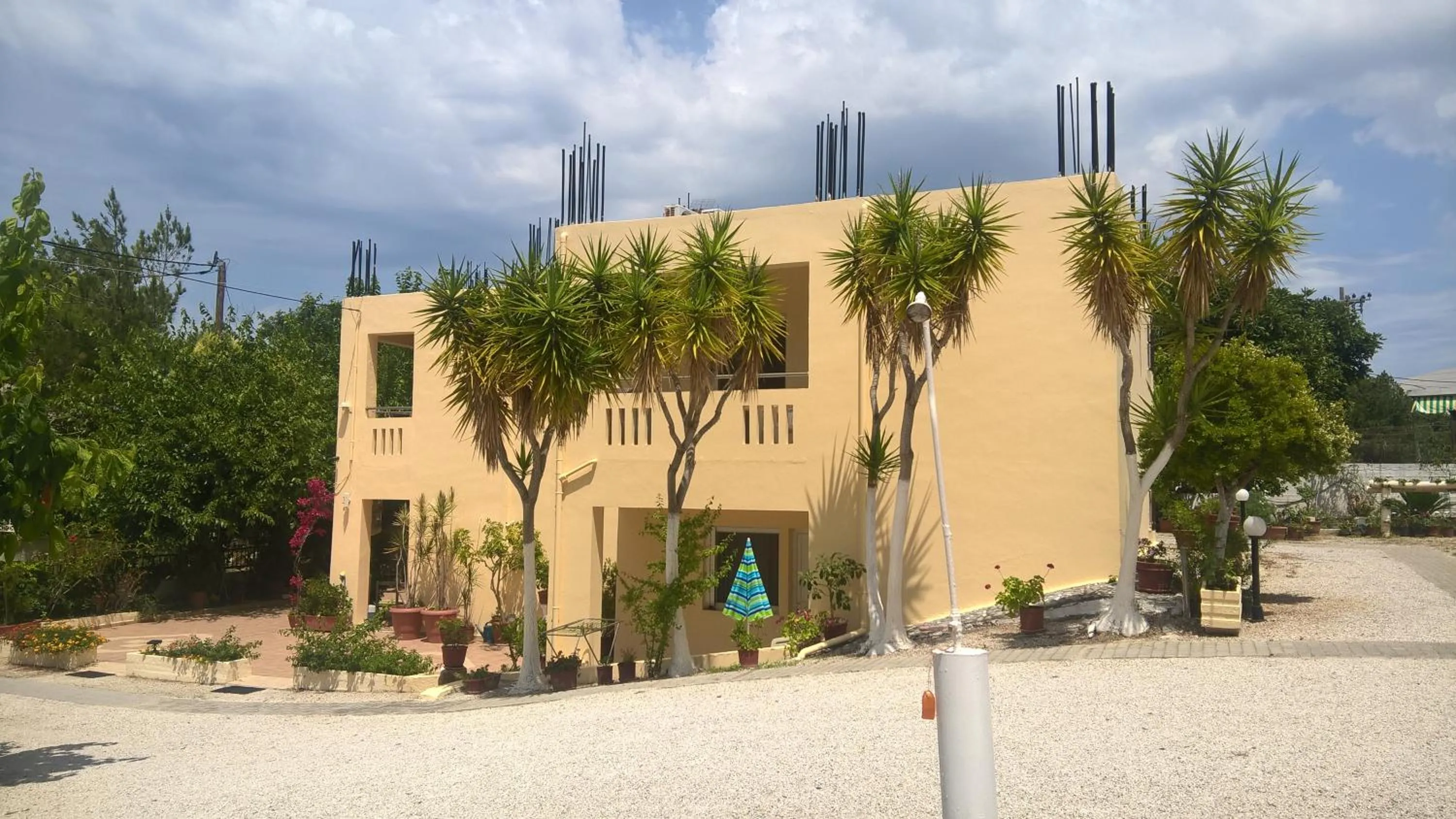 Property building in Zinovia