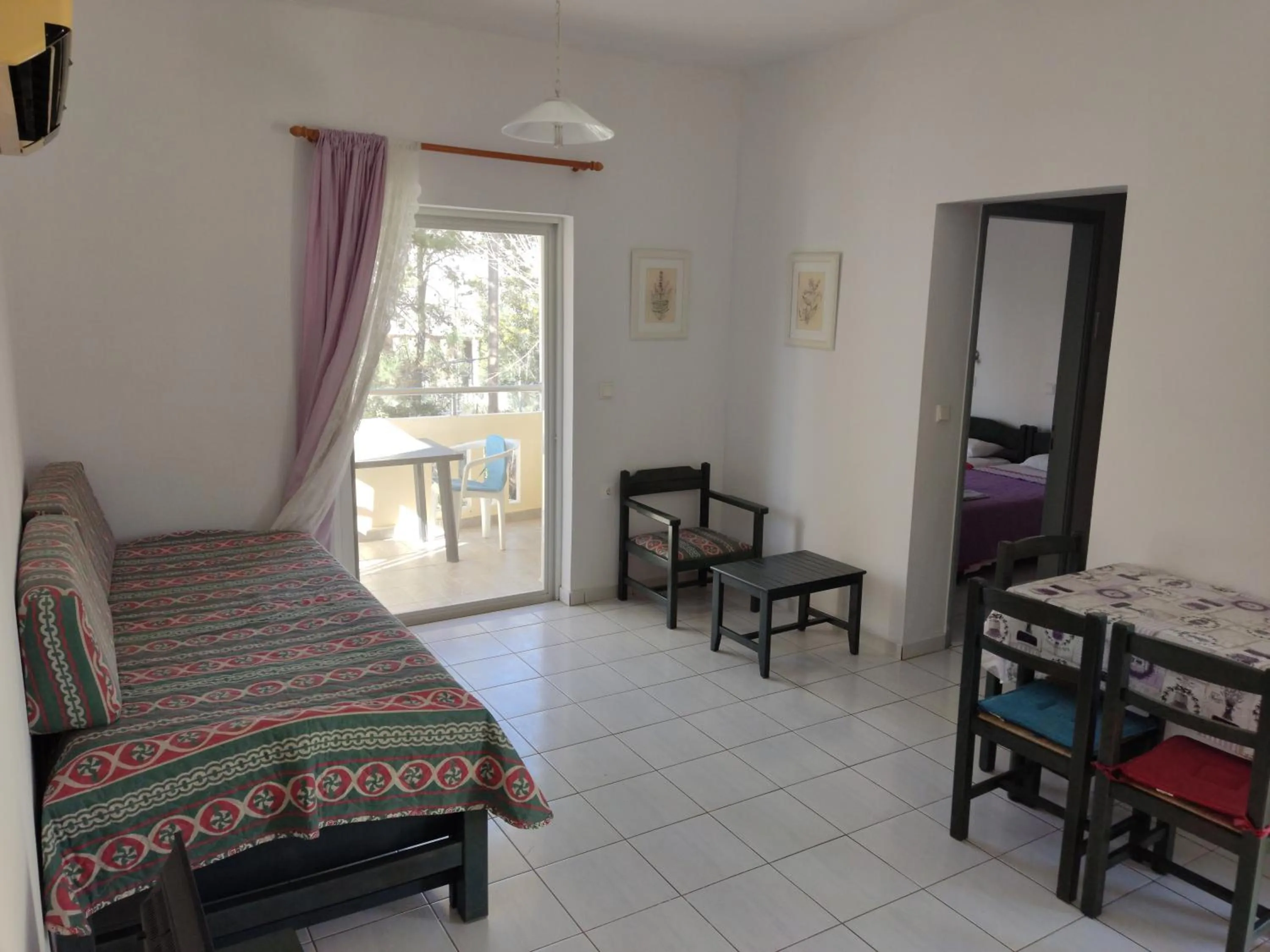 Living room, Bed in Zinovia