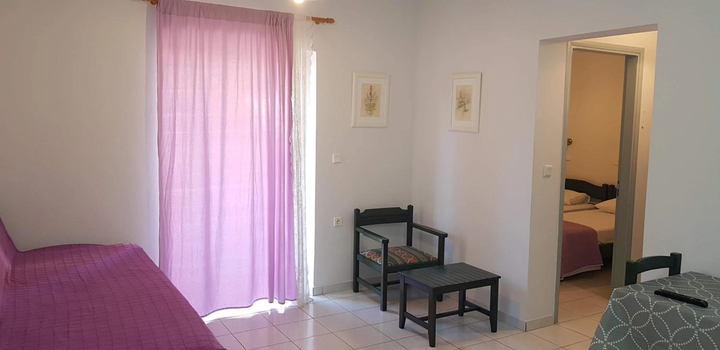 Living room, Bed in Zinovia