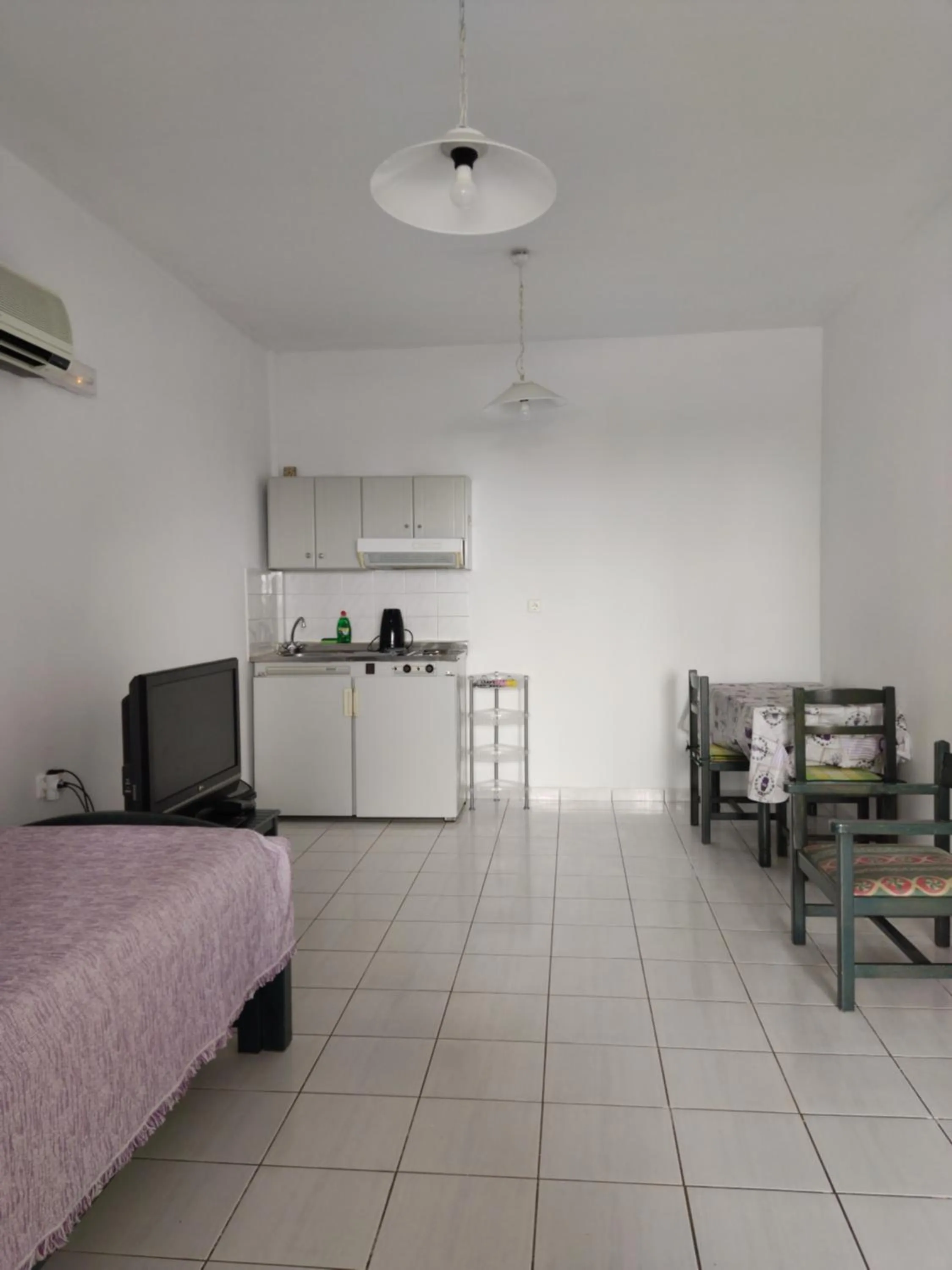 Dining area in Zinovia