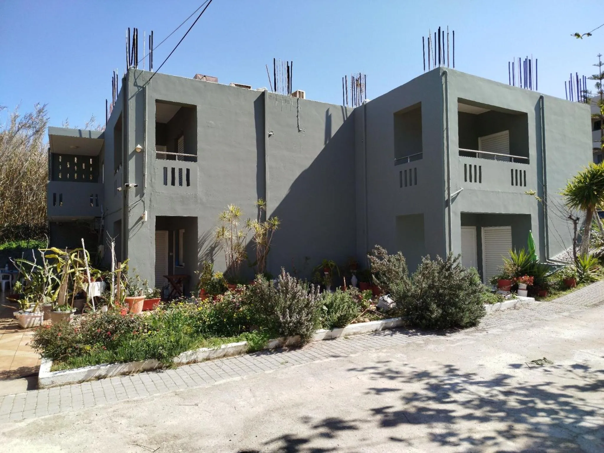 Property building in Zinovia