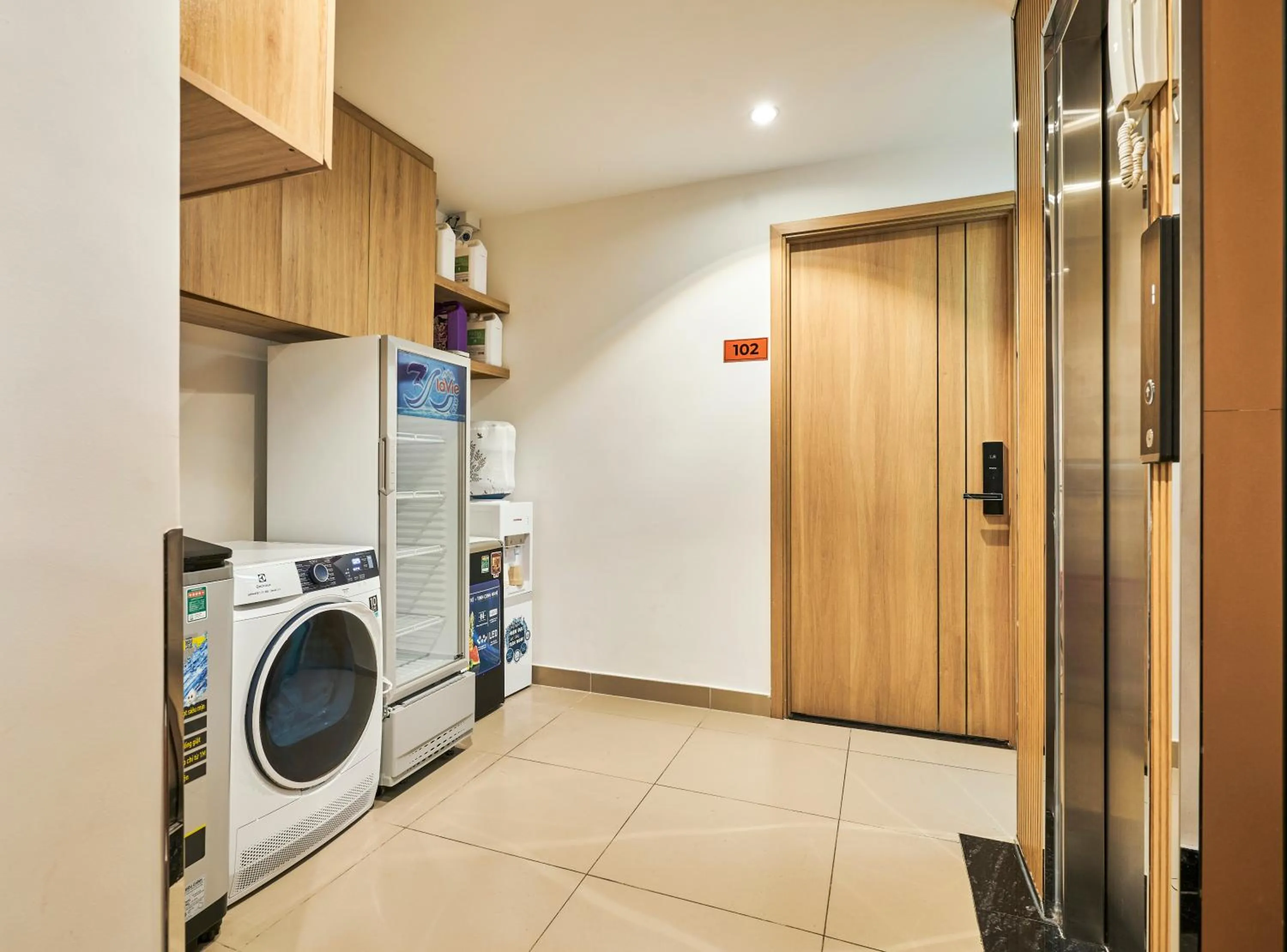 washing machine in MIHN SUITES BEN THANH