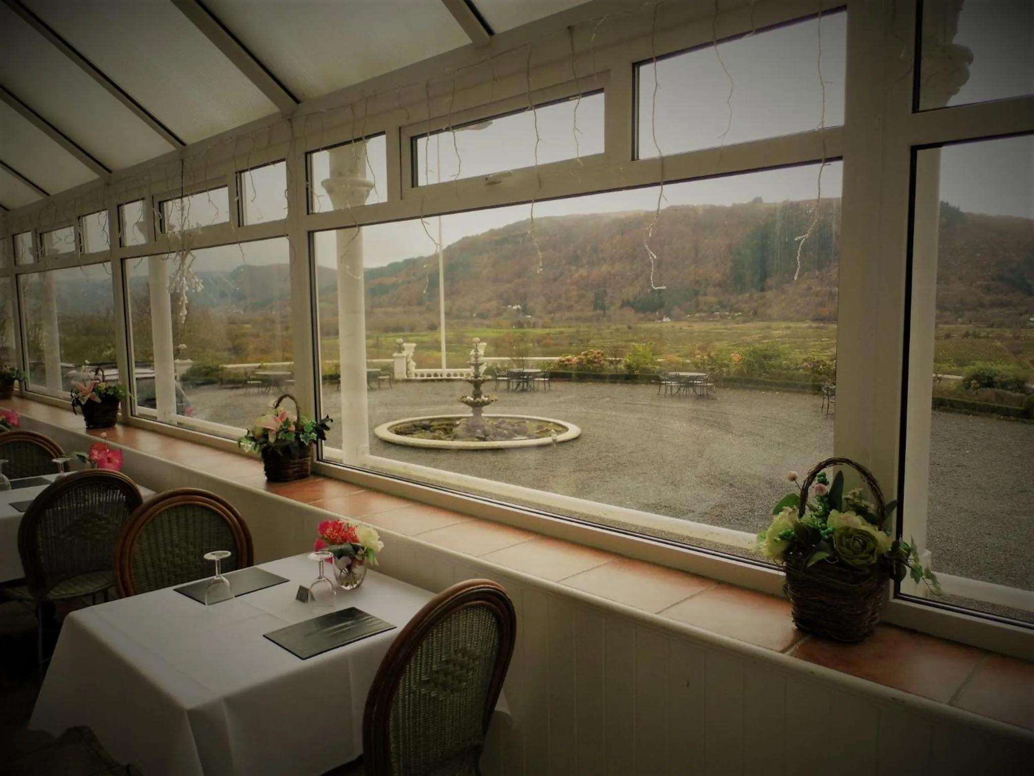 Restaurant/places to eat in Plas Maenan