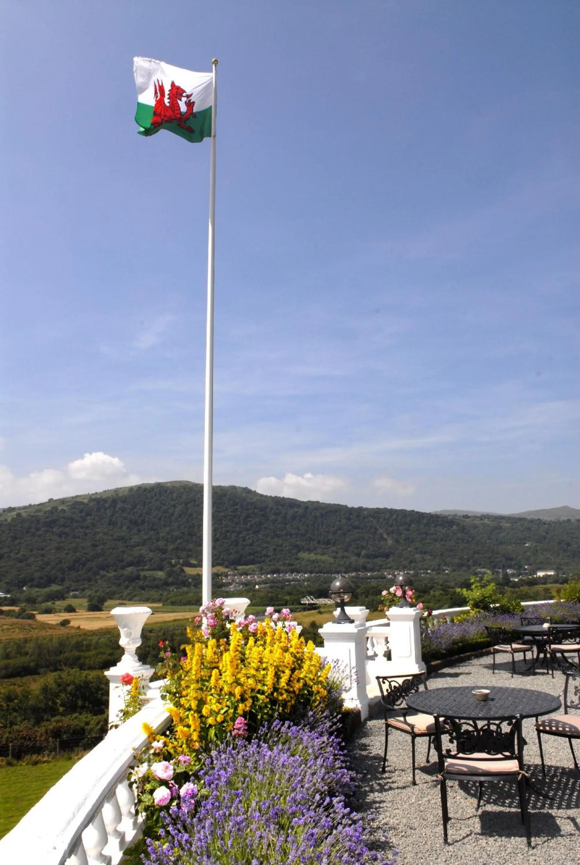 Facade/entrance in Plas Maenan