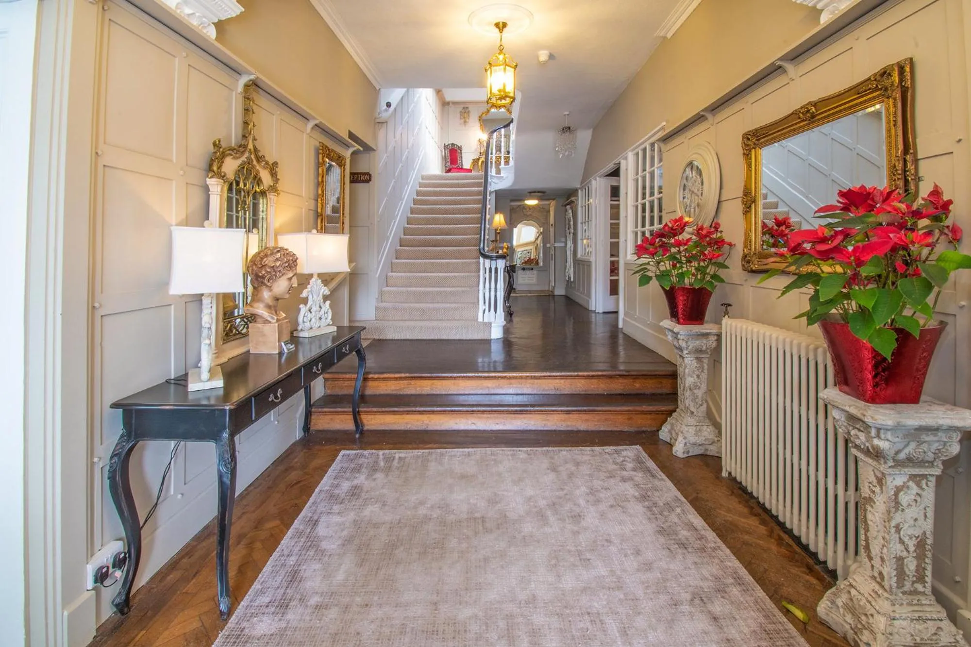 Facade/entrance in Plas Maenan