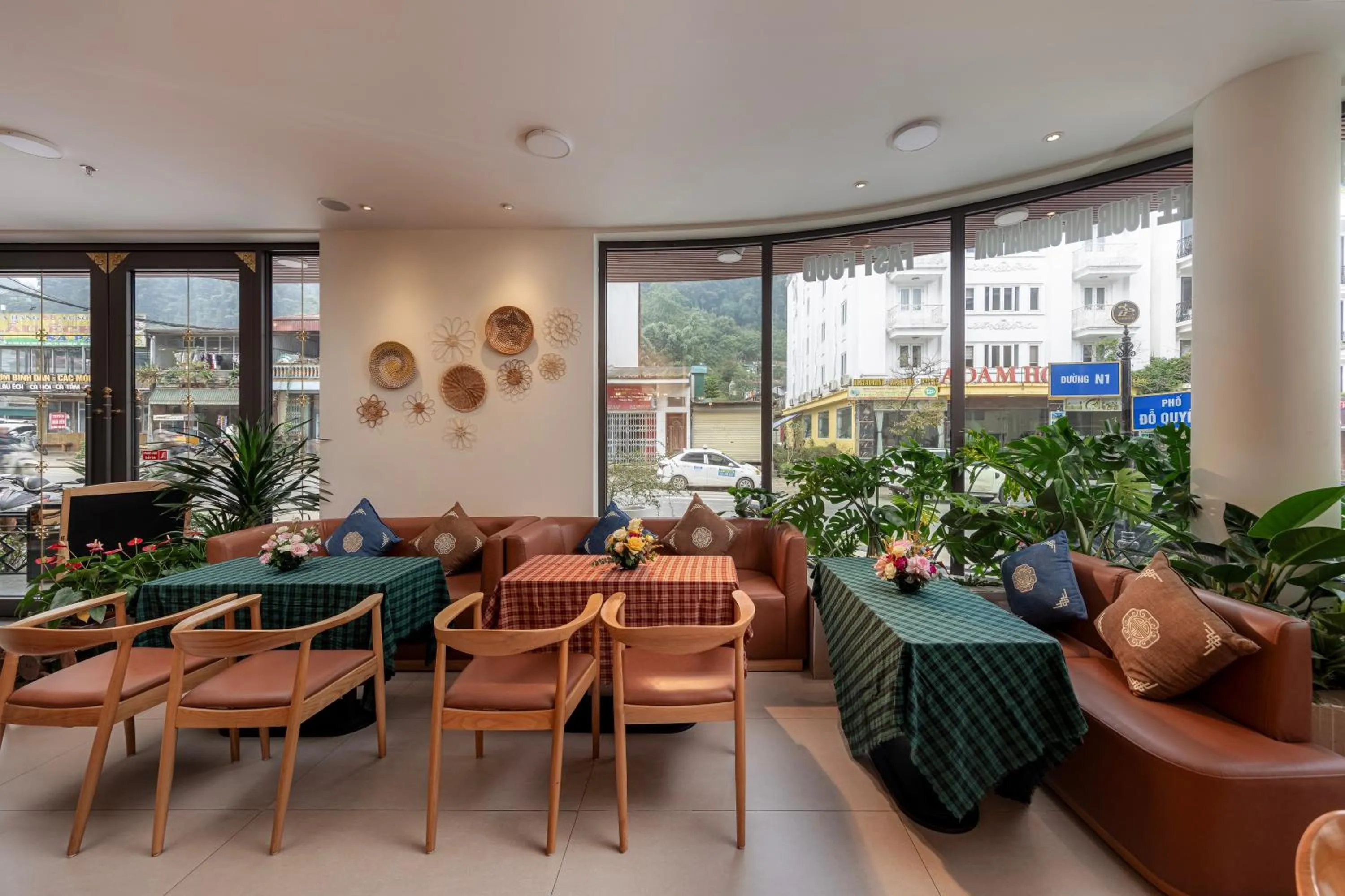 Seating area in Tropical Paradise Sapa Hotel & Tour