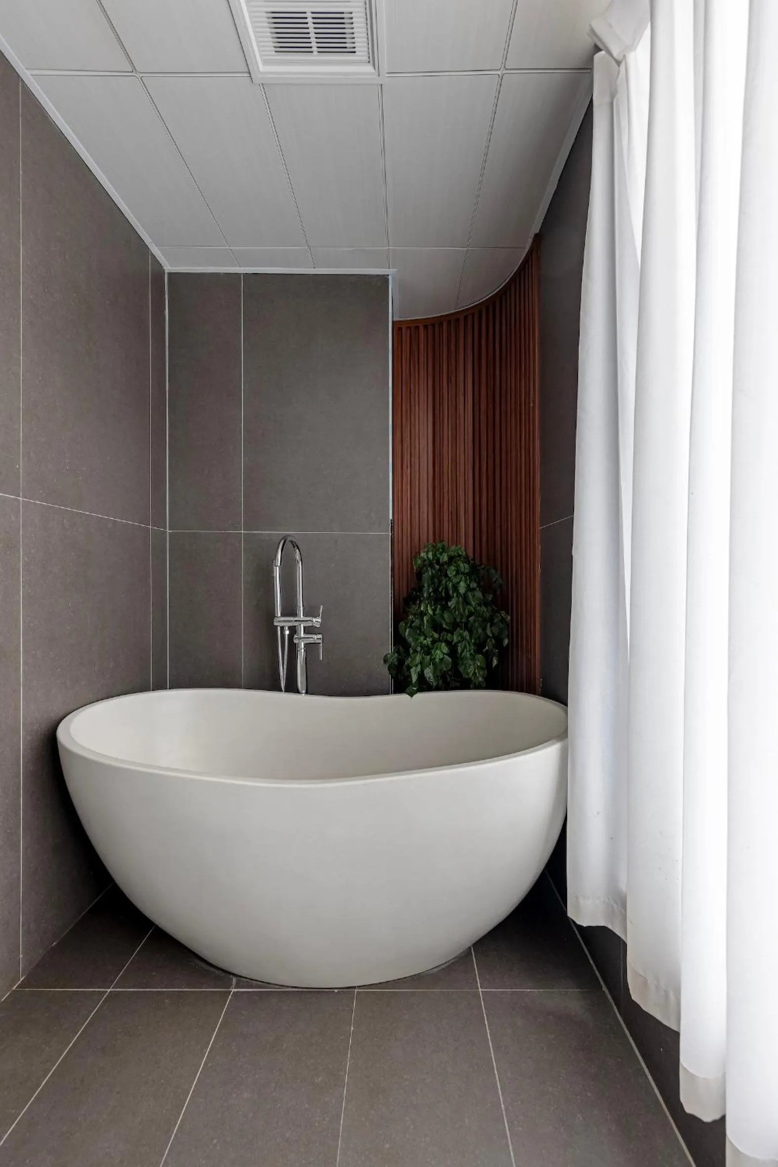 Bath in Tropical Paradise Sapa Hotel & Tour