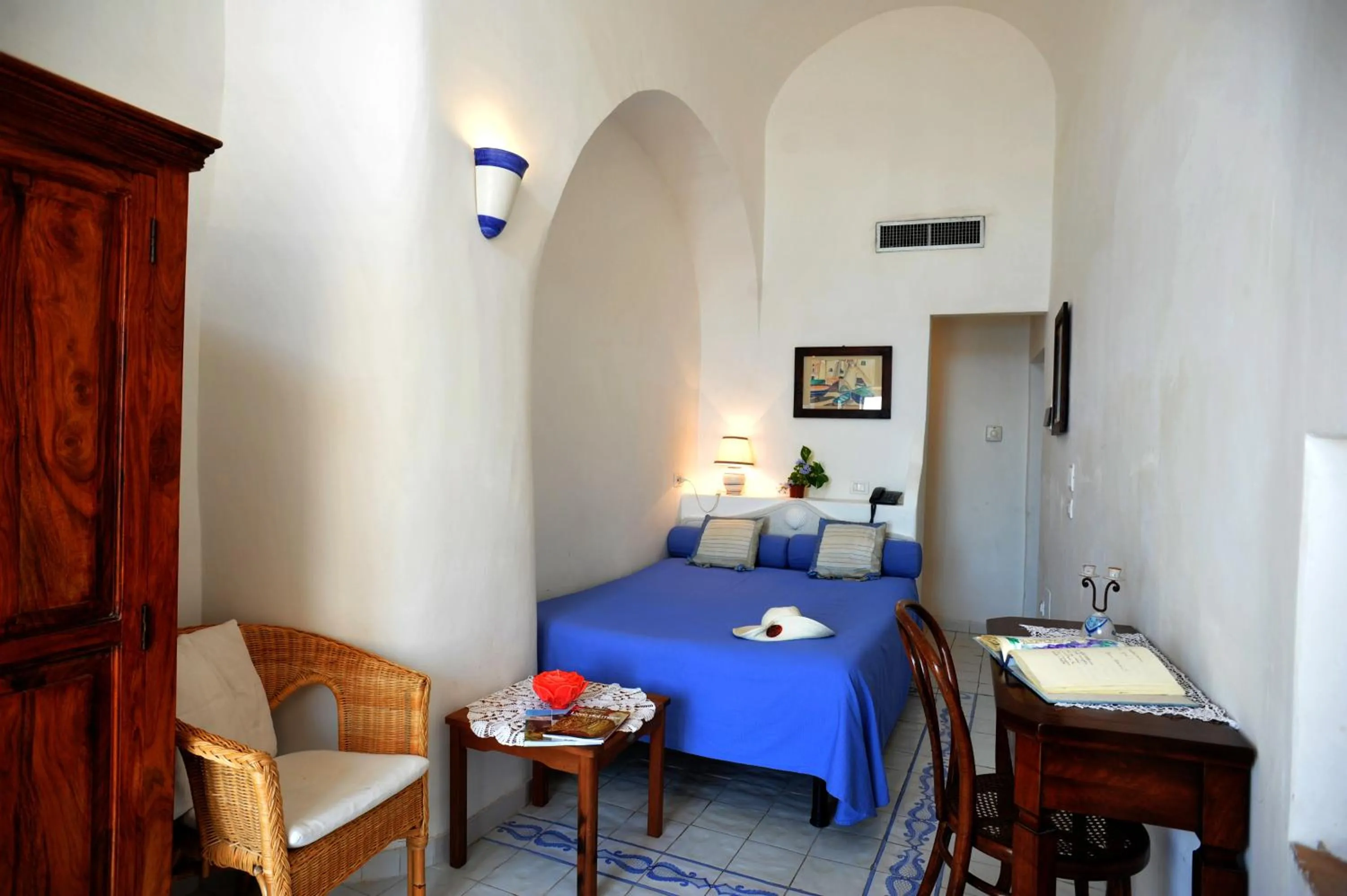 Photo of the whole room, Bed in Hotel La Casa sul Mare
