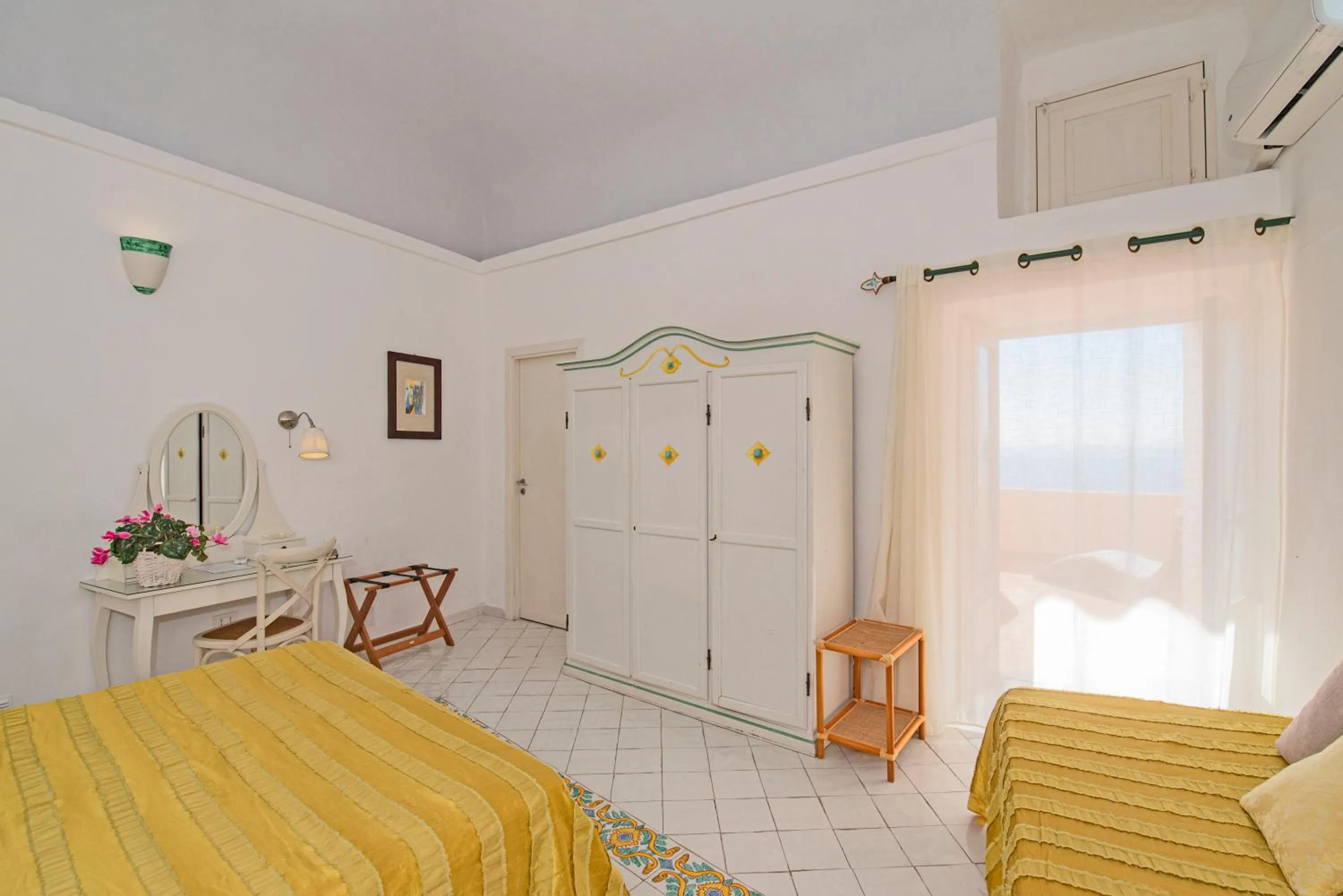 Photo of the whole room, Bed in Hotel La Casa sul Mare