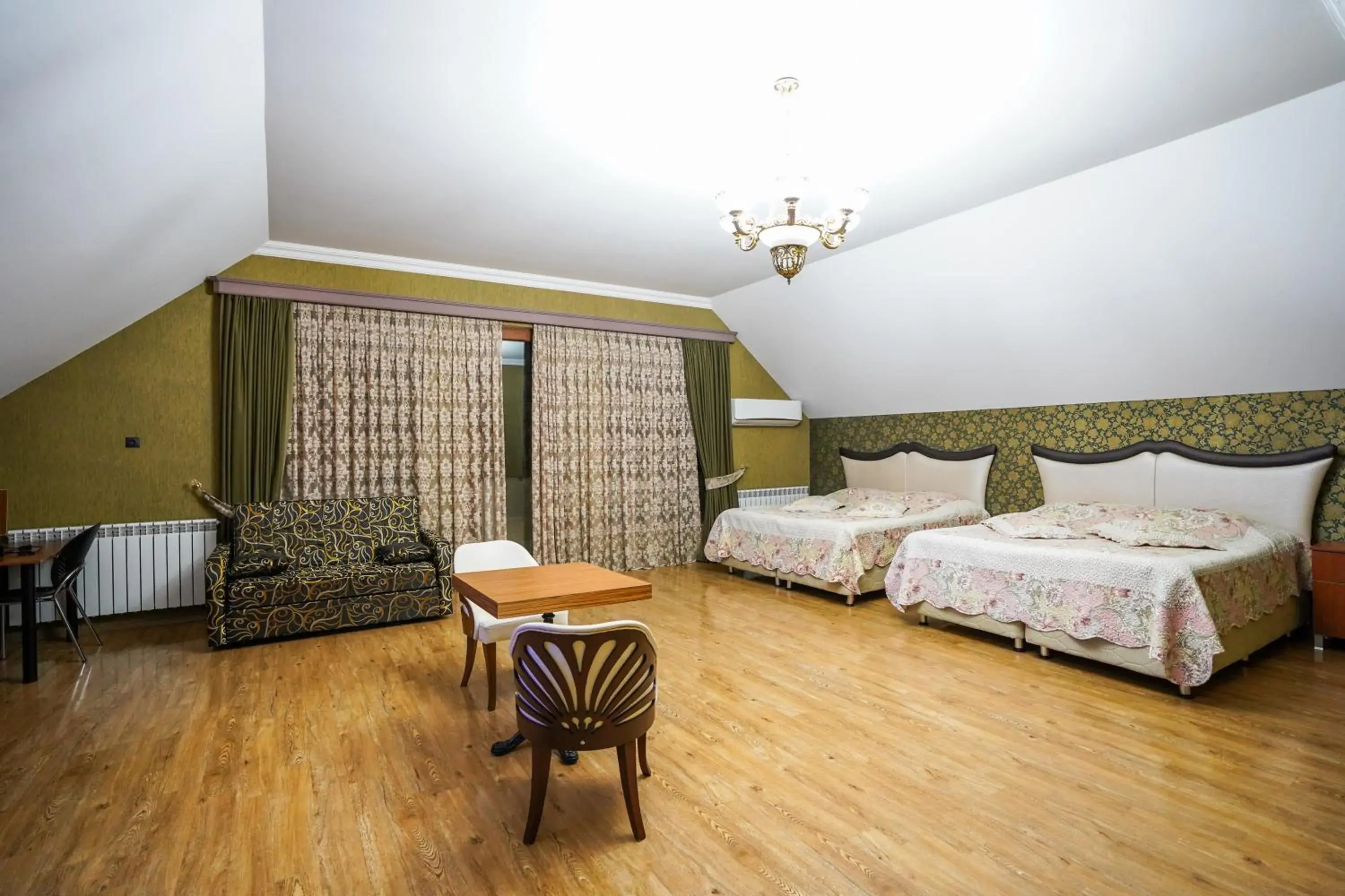 Superior Quadruple Room - single occupancy in Natali Hotel Superior Quadruple Room - single occupancy in Natali Hotel
