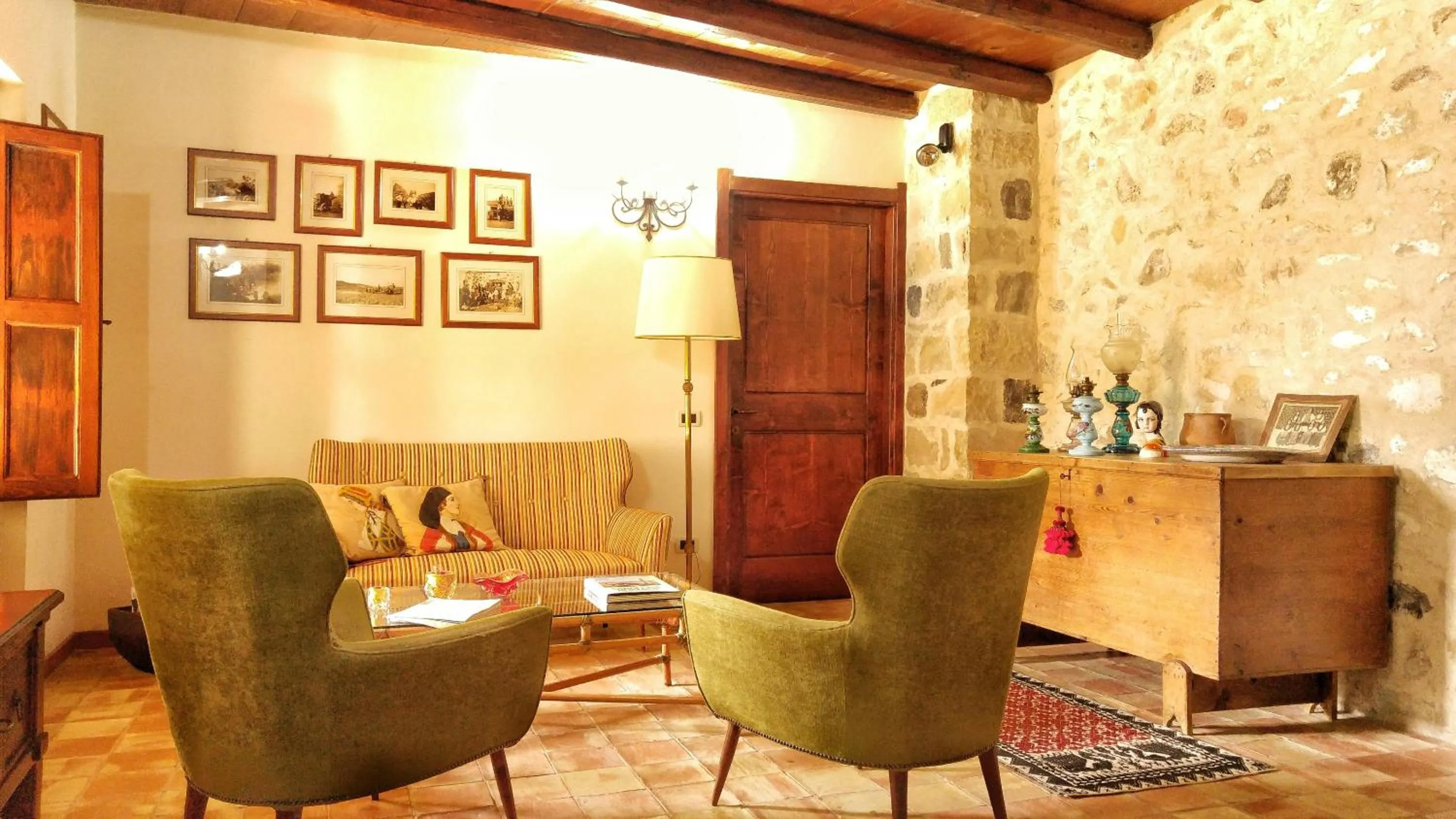 People in Il Borgo dell'Arcangelo