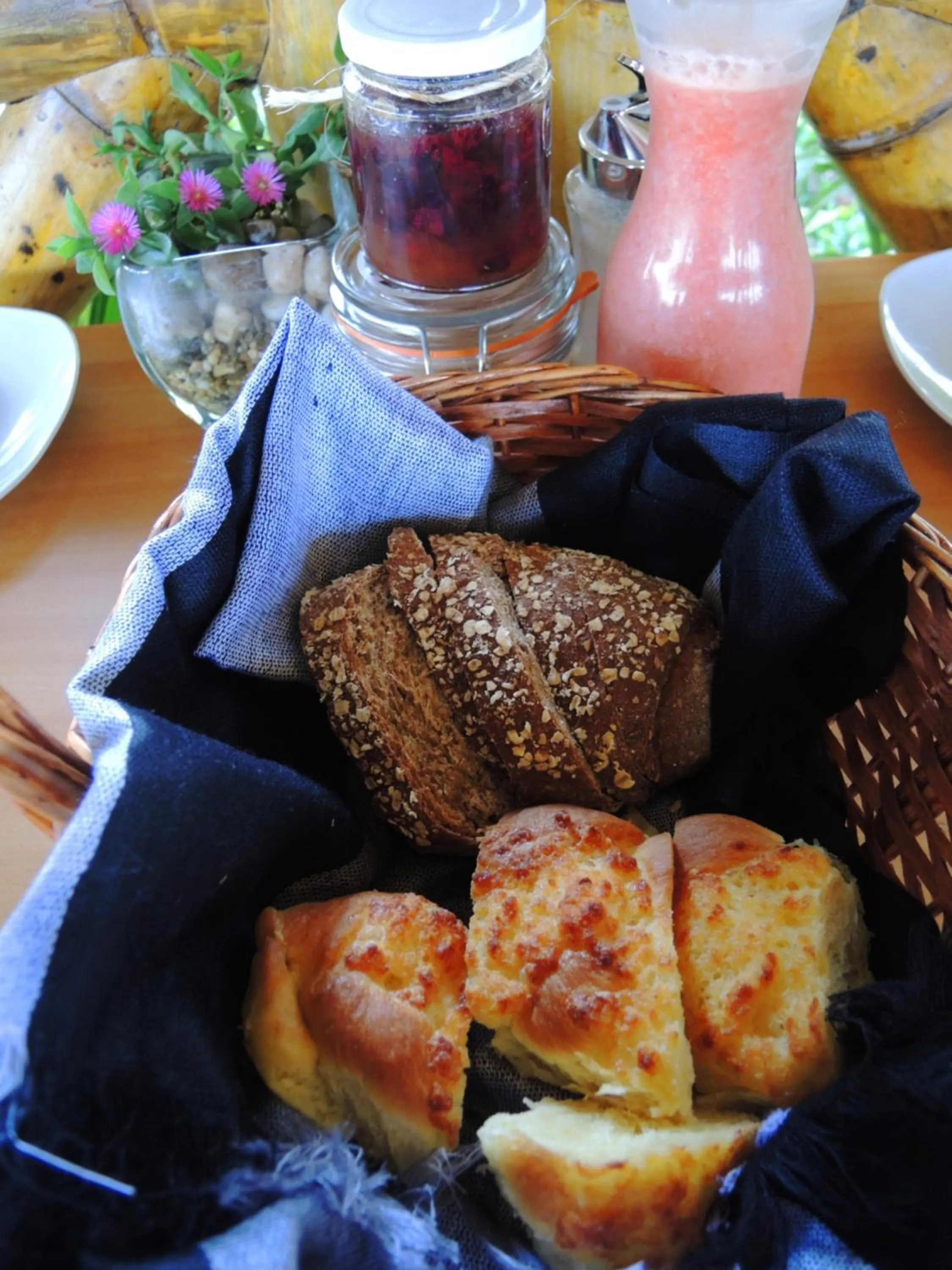 Restaurant/places to eat in Nativa Bambu Ecolodge