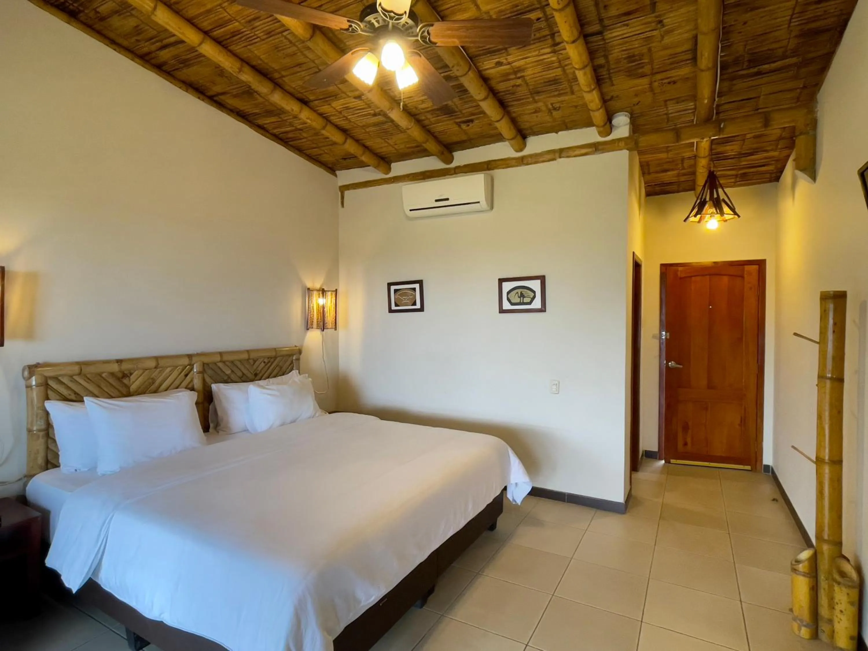 Bed in Nativa Bambu Ecolodge