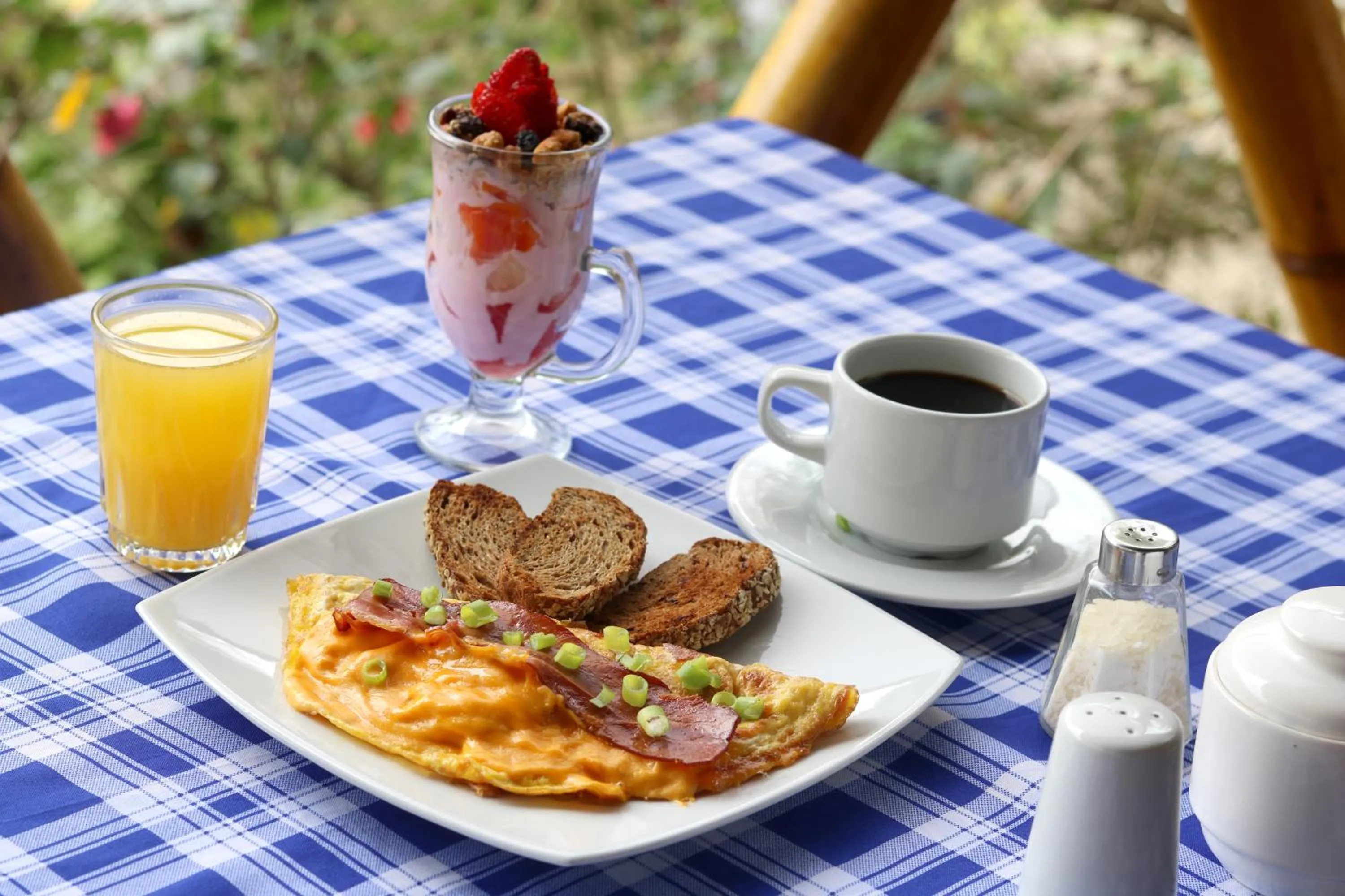 Breakfast in Nativa Bambu Ecolodge