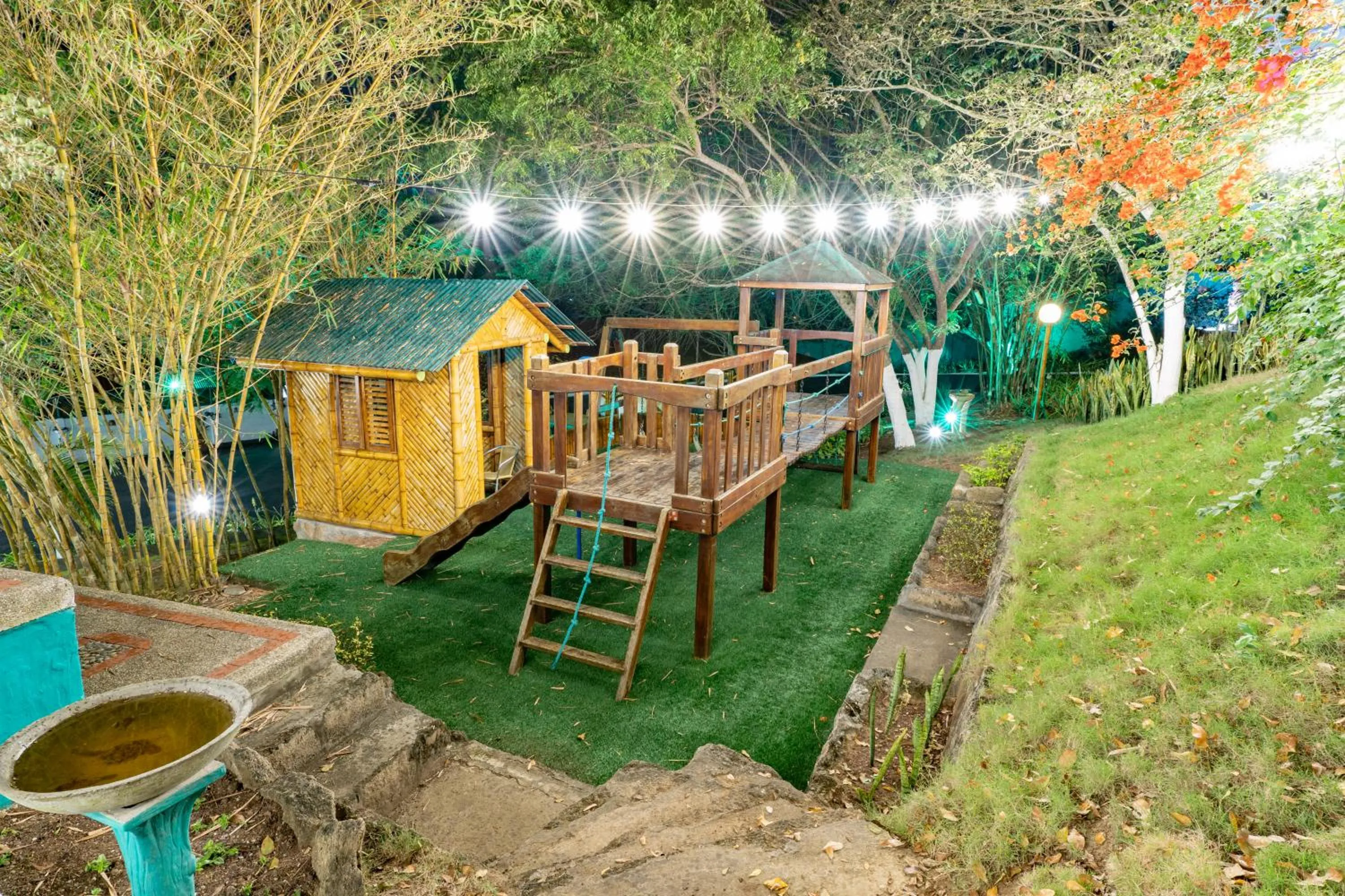 Children play ground in Nativa Bambu Ecolodge