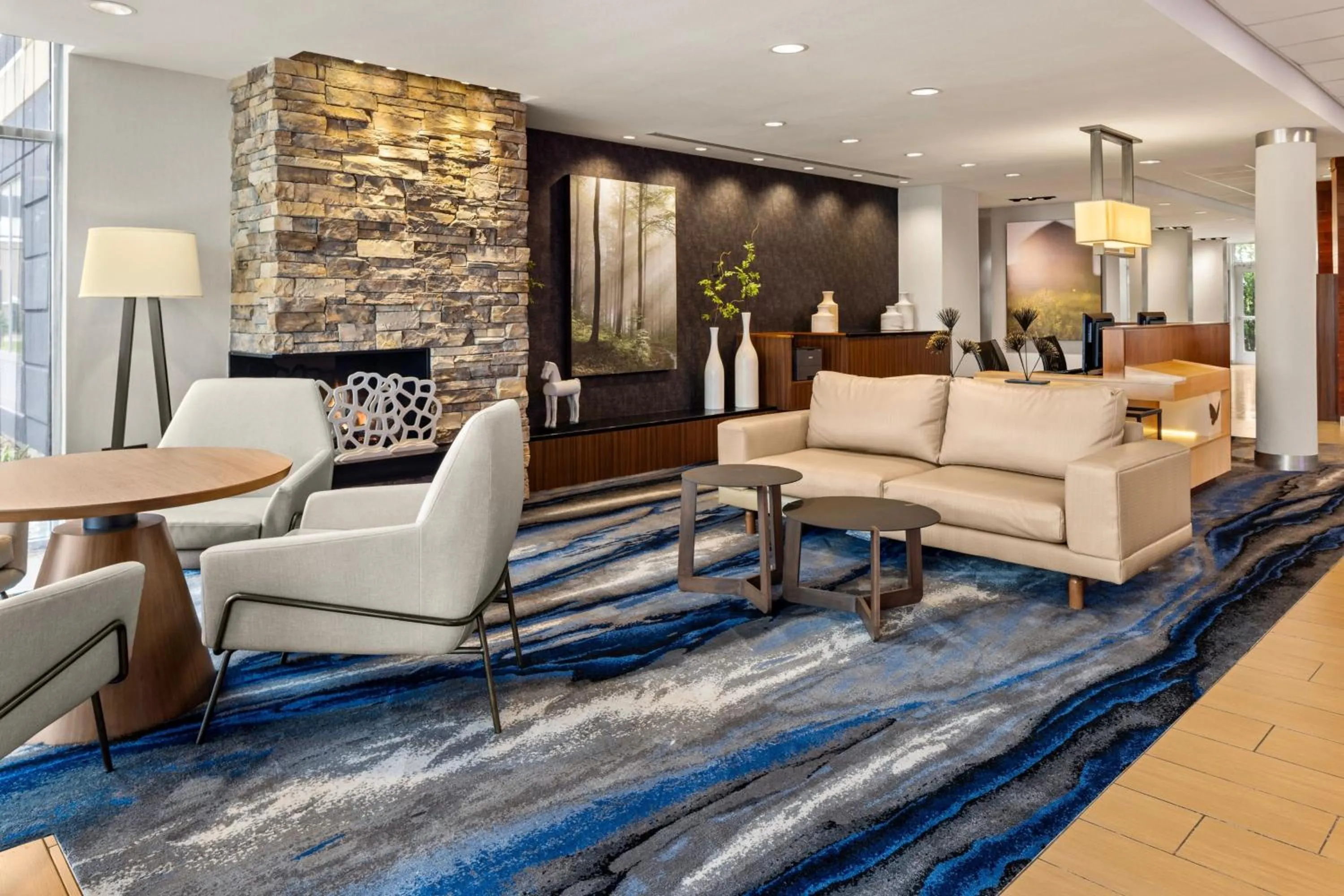 Lounge or bar in Fairfield Inn & Suites by Marriott Waterloo Cedar Falls