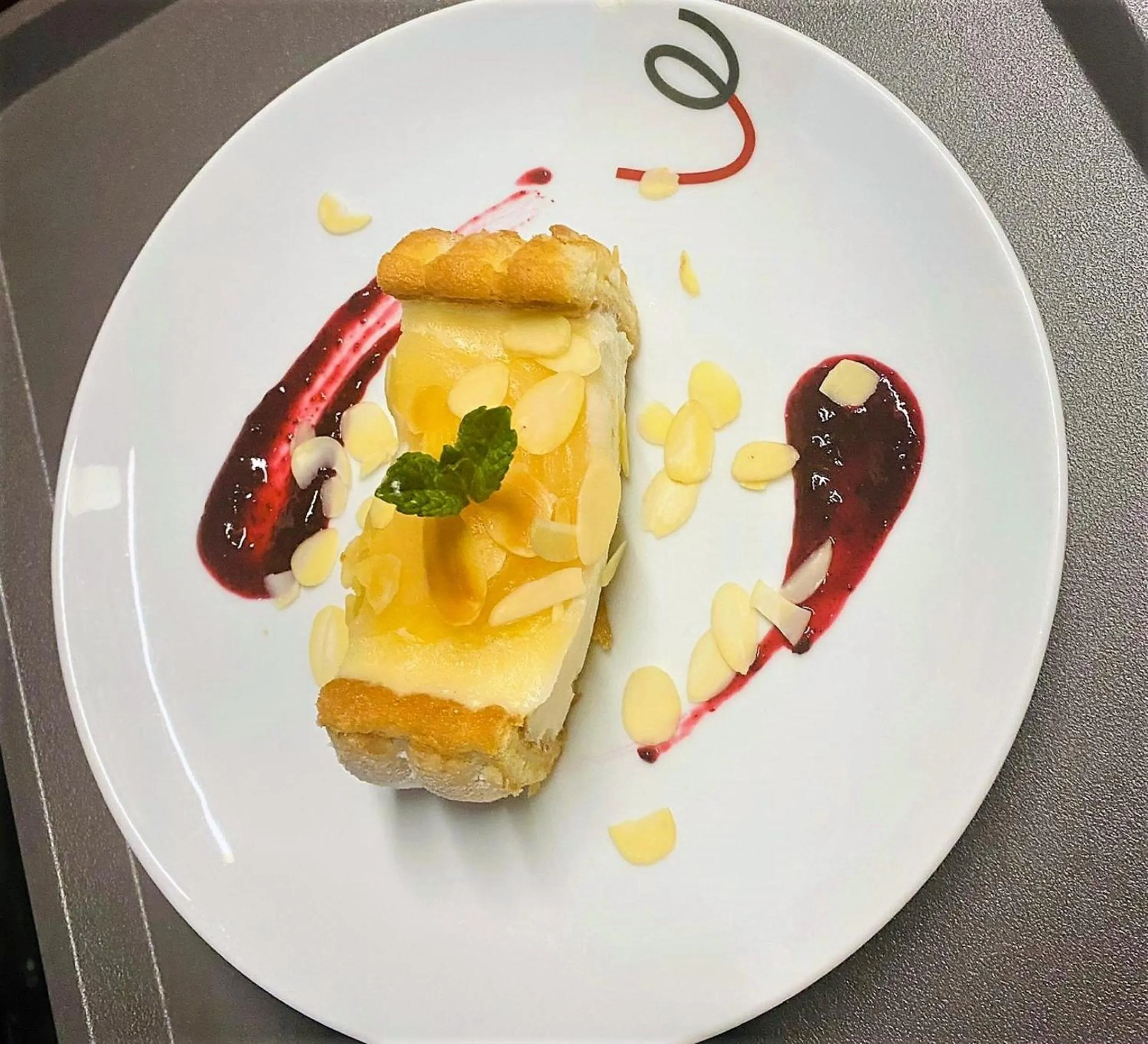 Restaurant/places to eat in Hôtel Restaurant Kyriad de Péronne