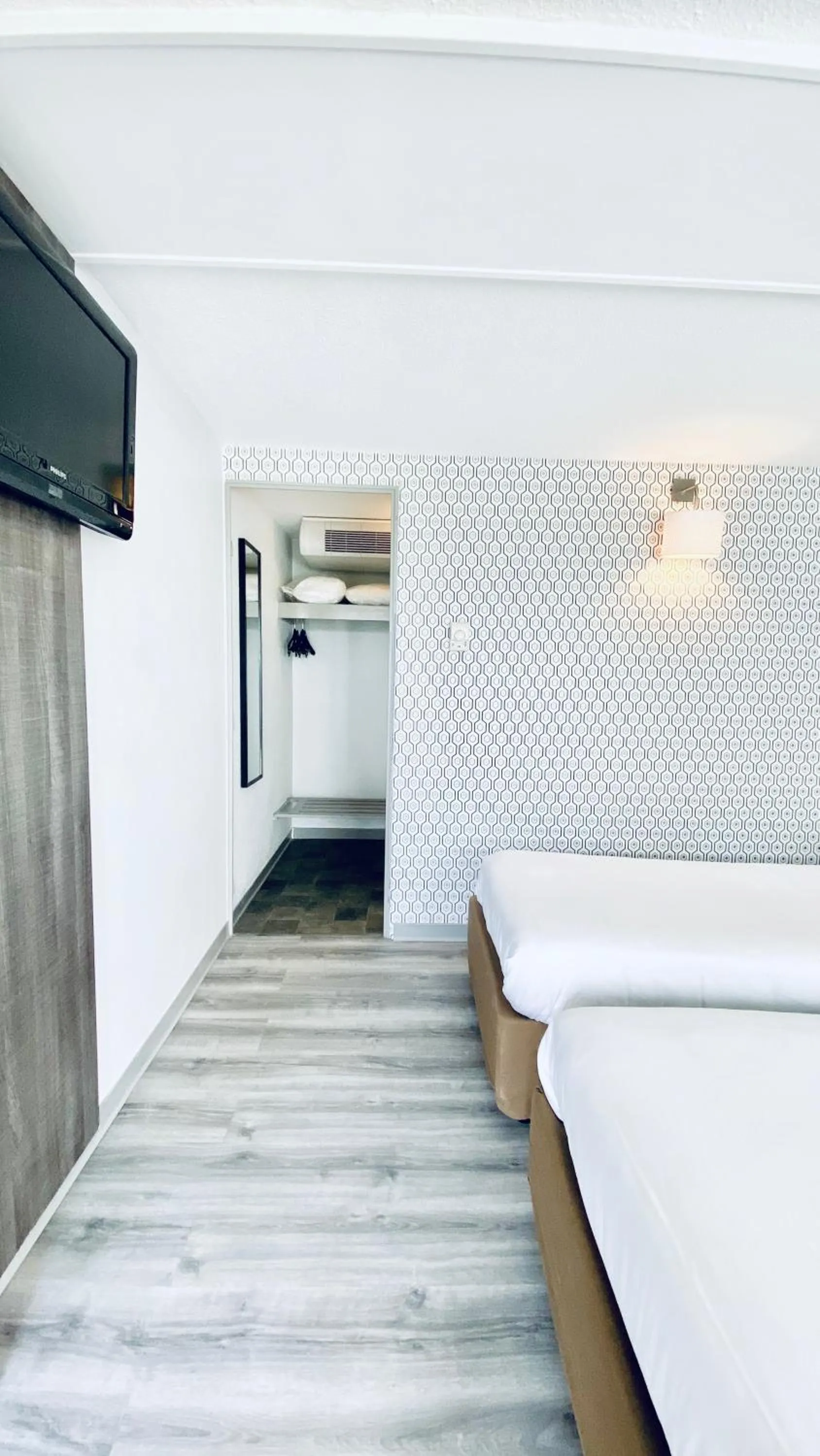 Bed in Hôtel Restaurant Kyriad de Péronne