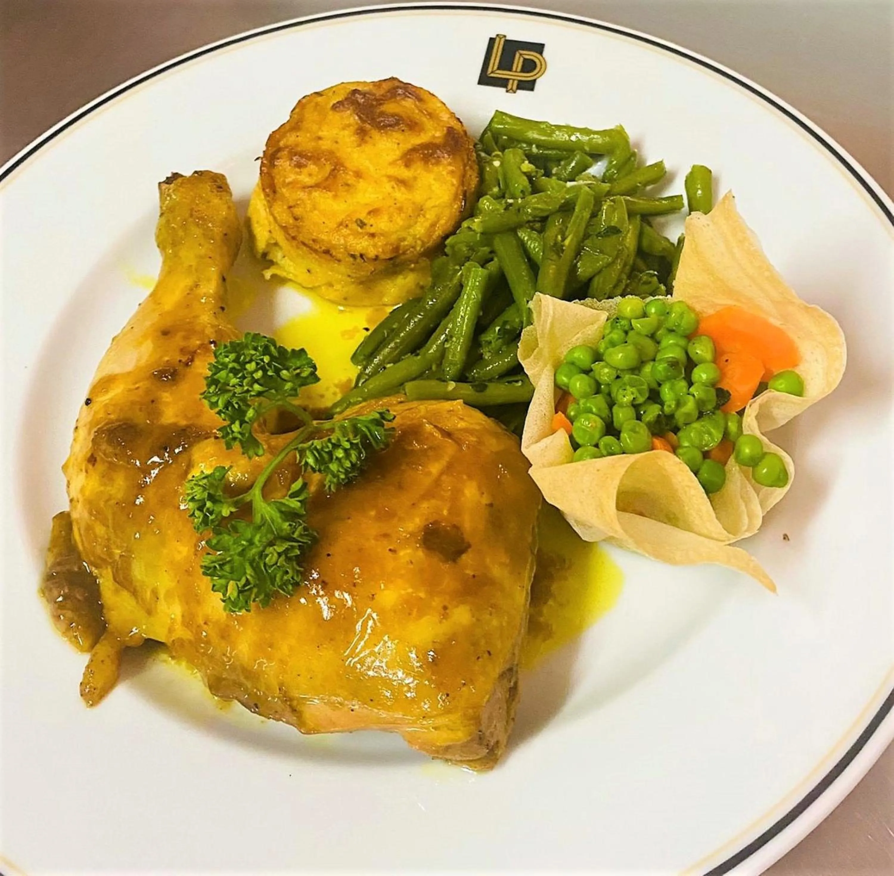 Restaurant/places to eat in Hôtel Restaurant Kyriad de Péronne