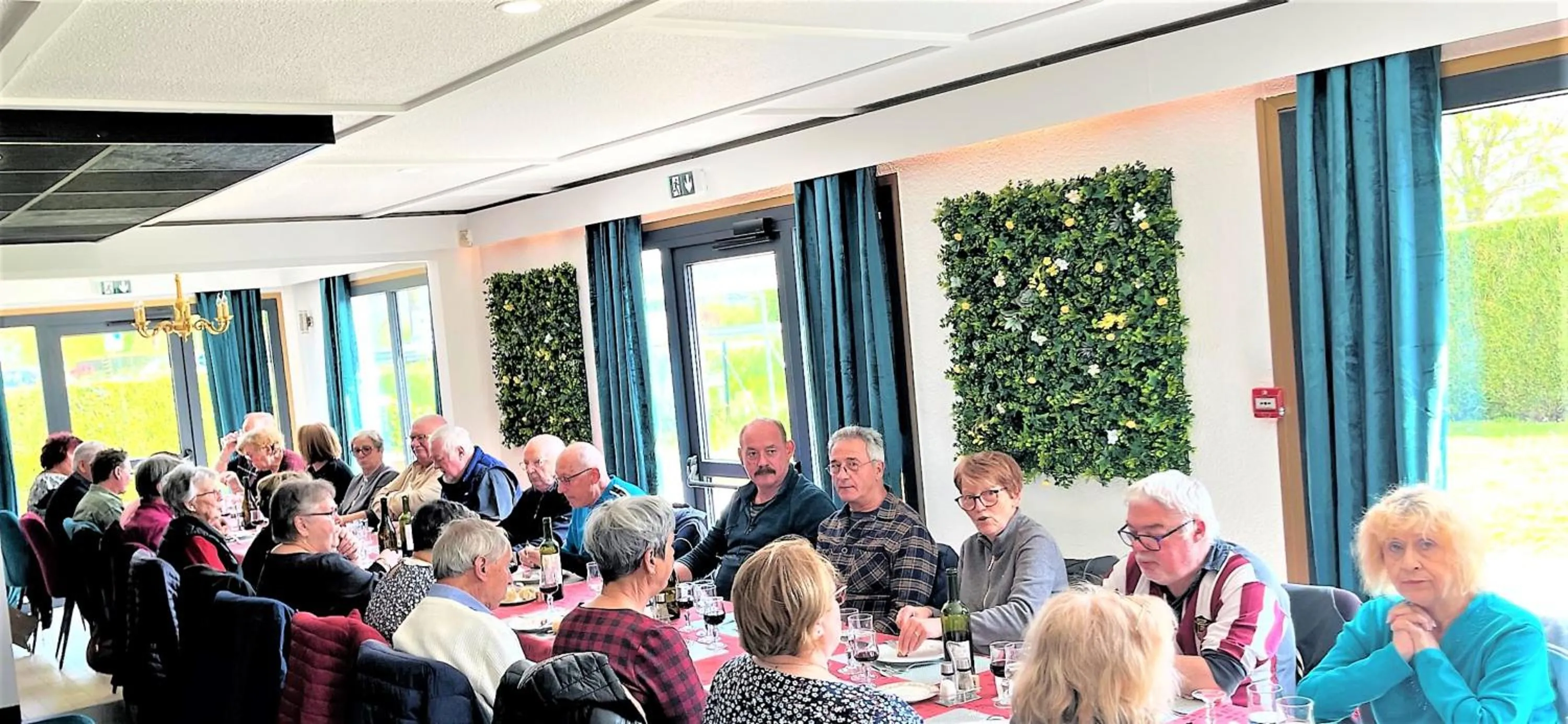 Banquet/Function facilities in Hôtel Restaurant Kyriad de Péronne