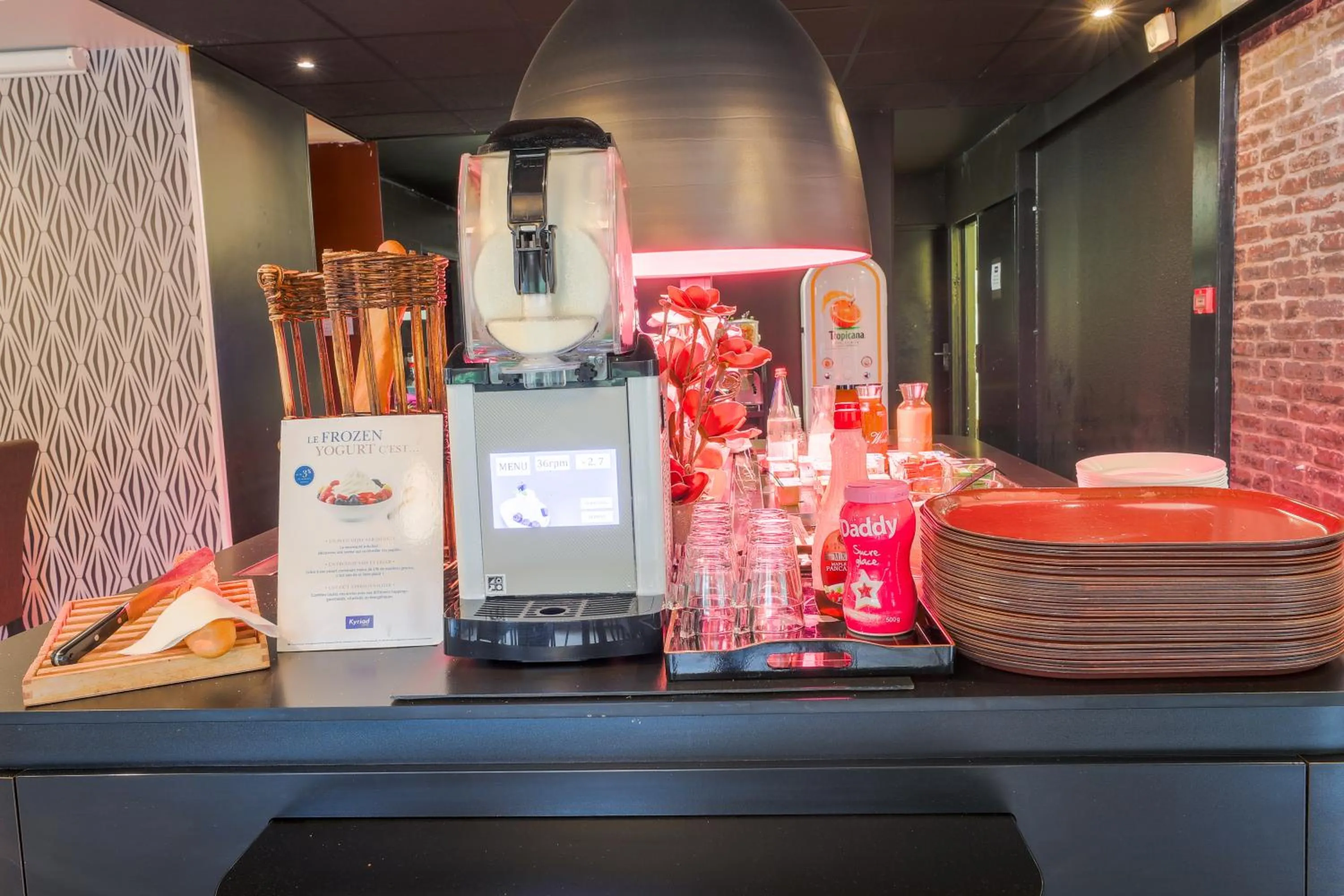 Breakfast in Hôtel Restaurant Kyriad de Péronne