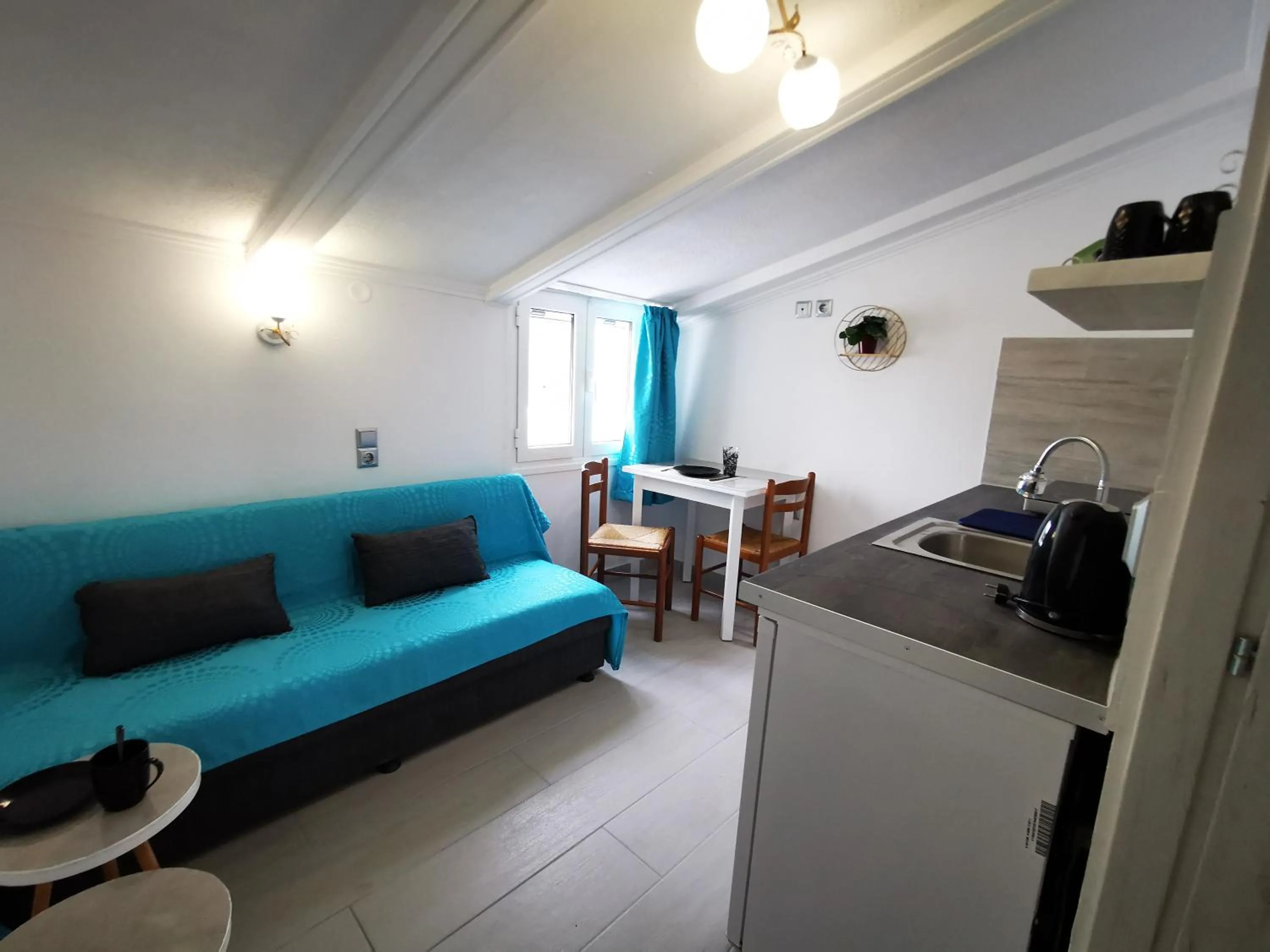 Kitchen or kitchenette in Anthis Studios