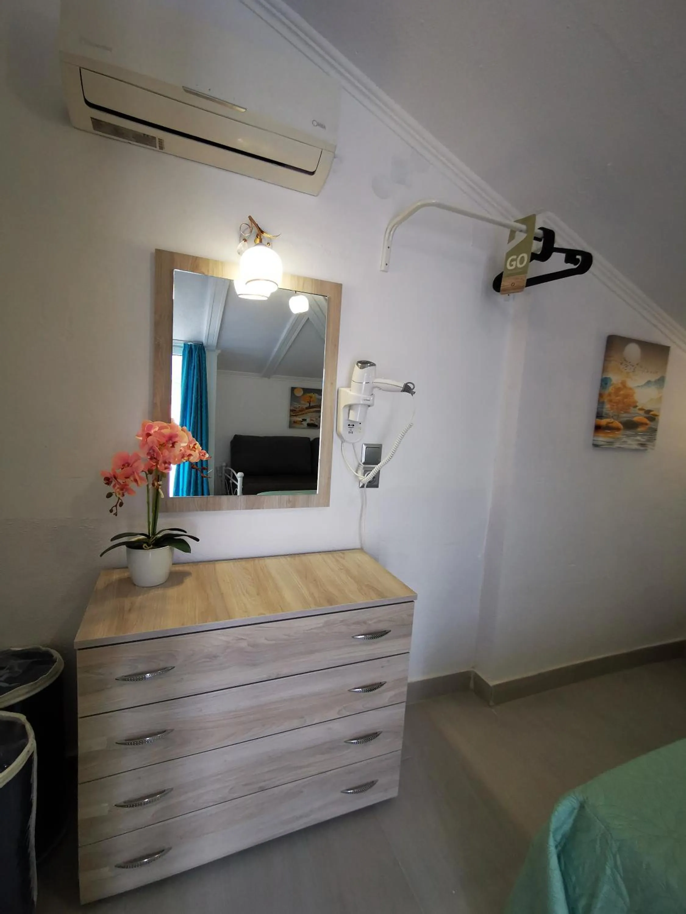 Photo of the whole room, Bed in Anthis Studios