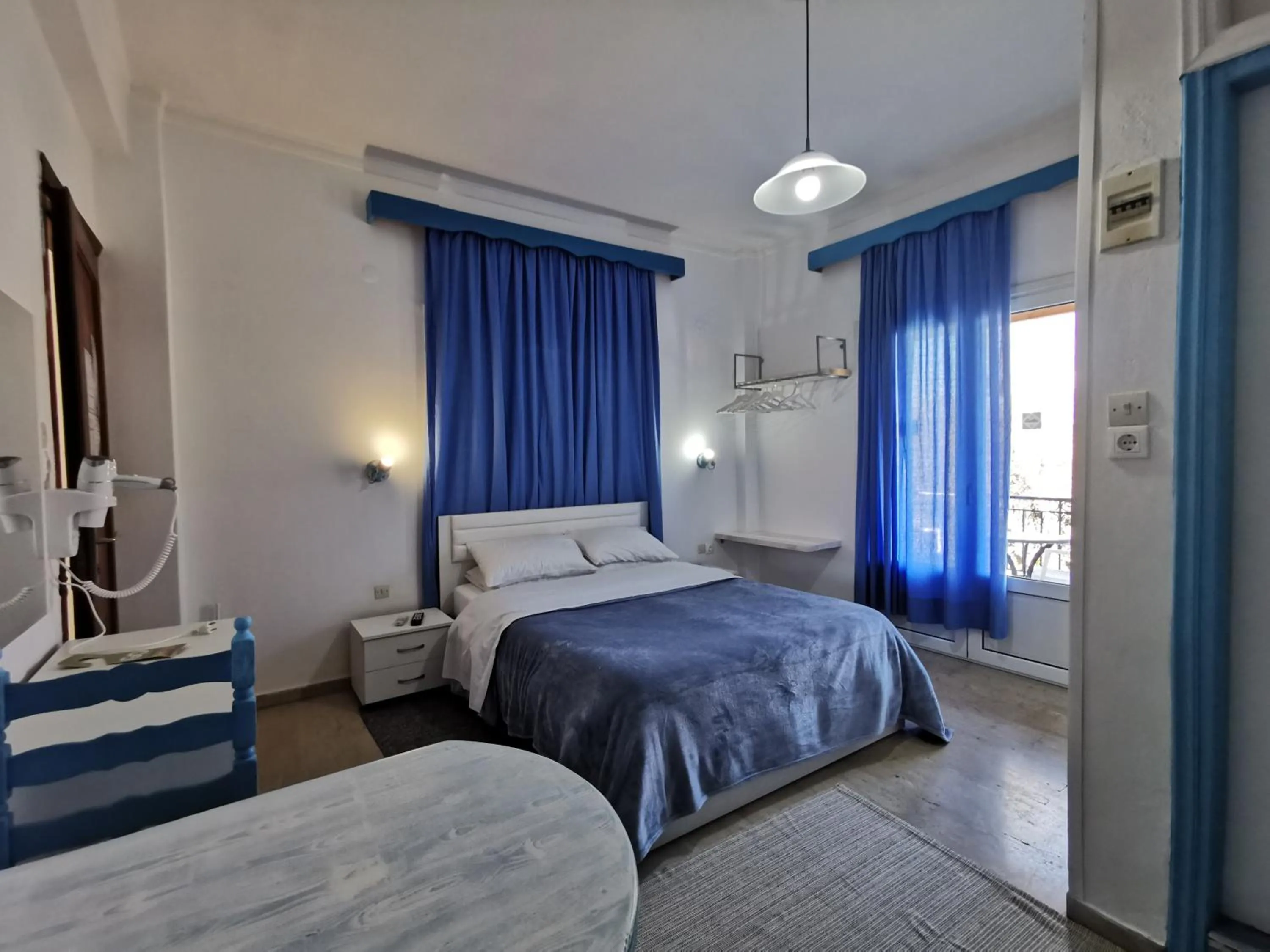 Property building, Bed in Anthis Studios