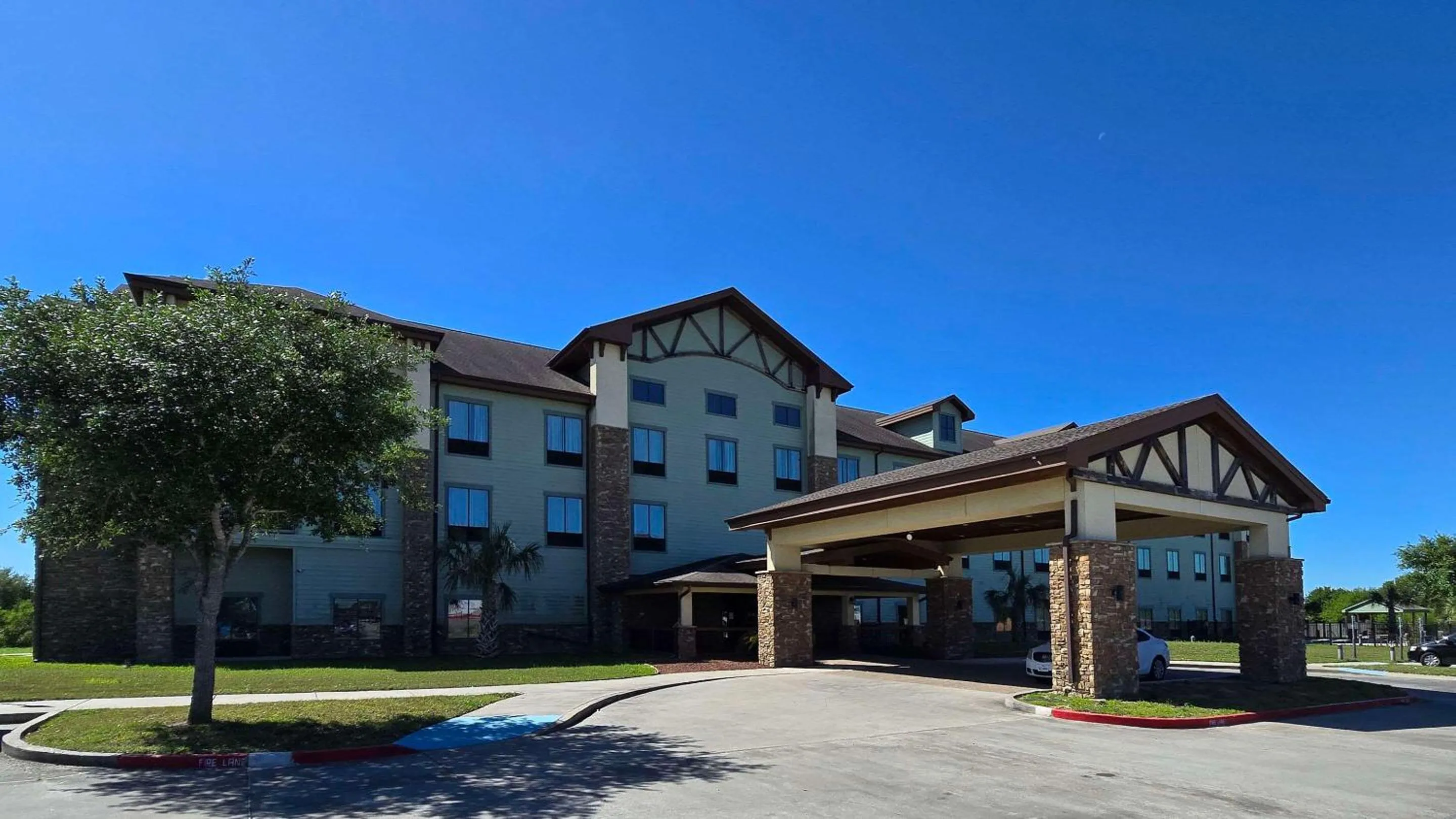 Property building in Comfort Inn & Suites