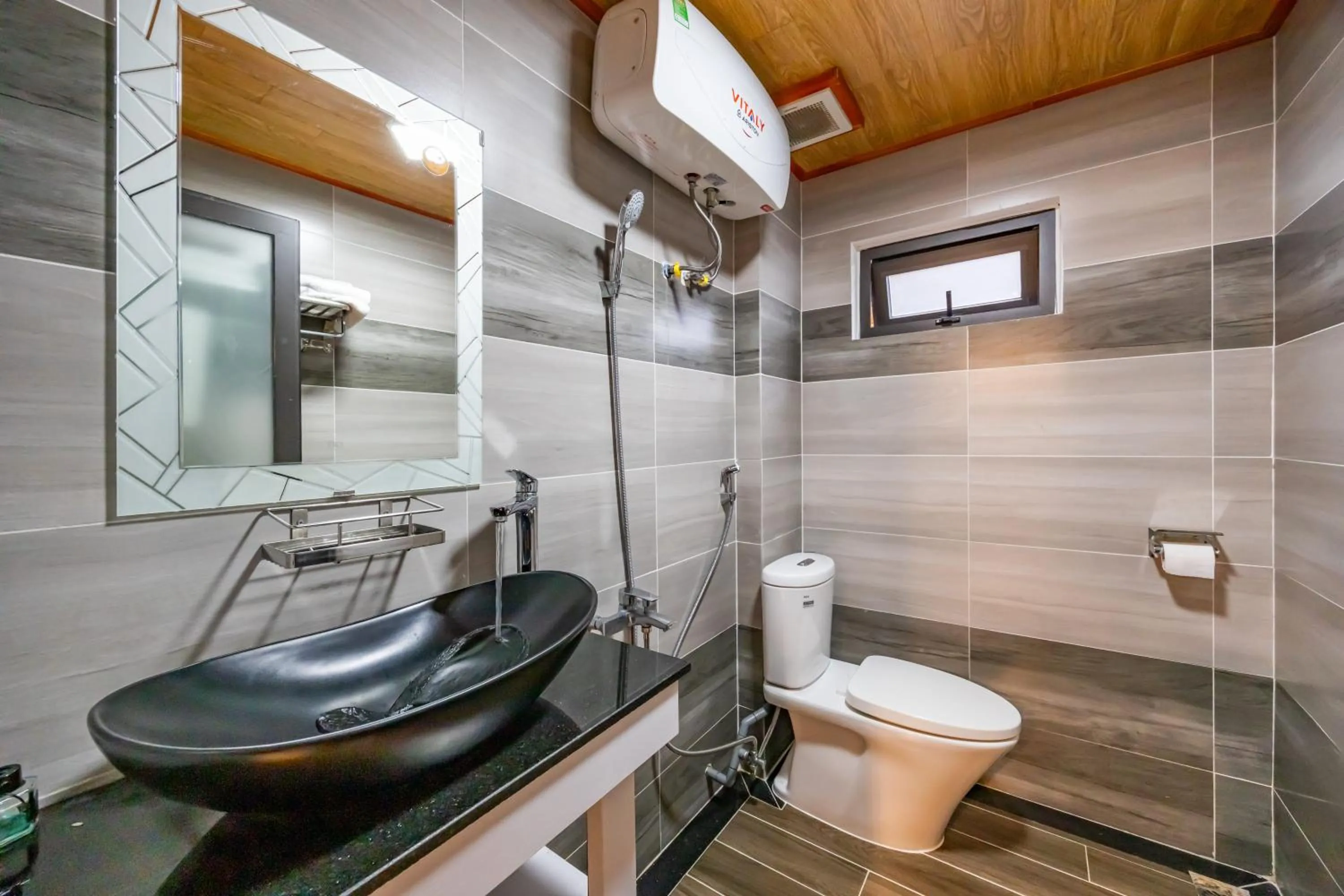 Bathroom in Cherry Hotel 2 Da Lat