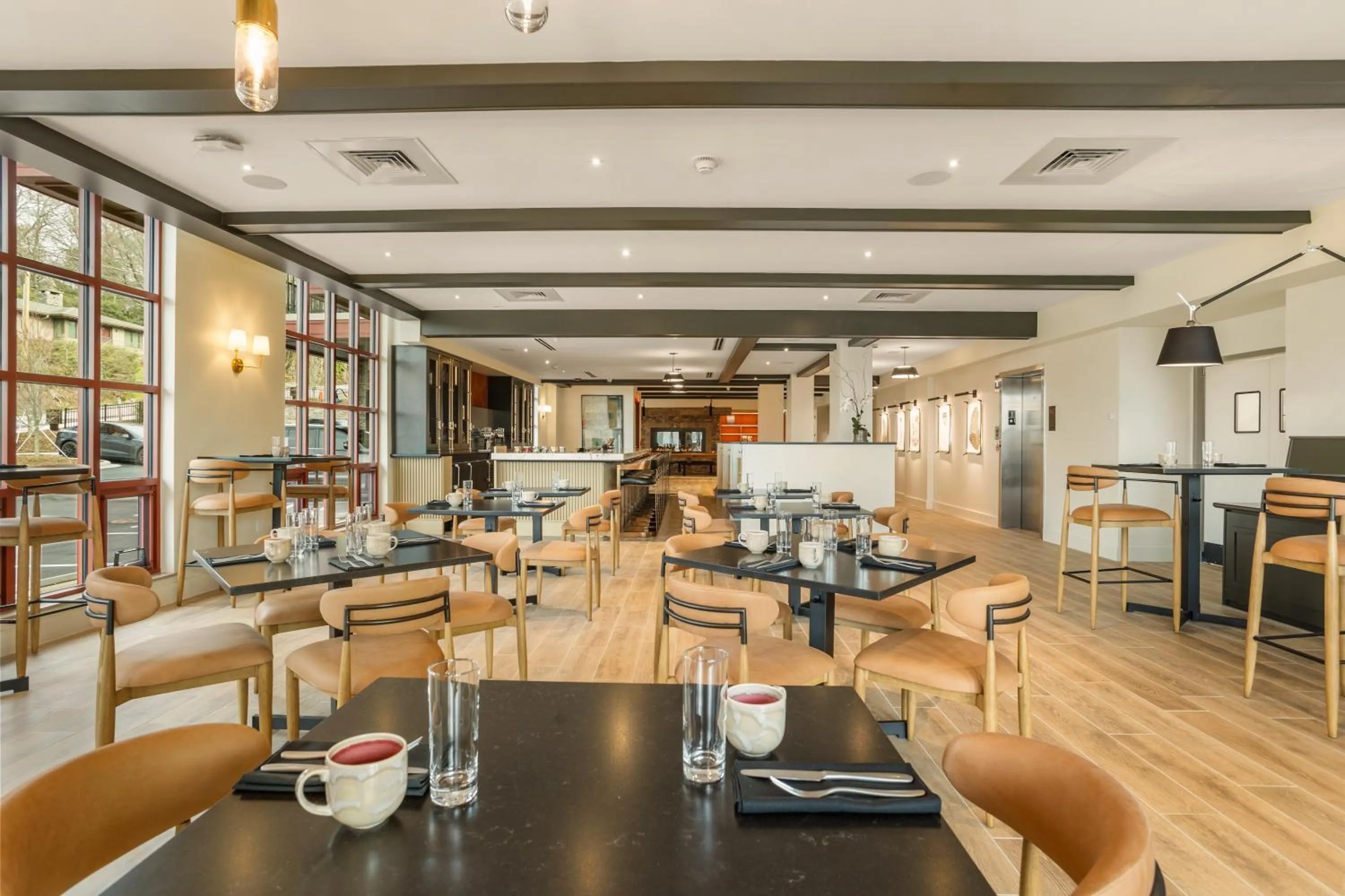 Restaurant/places to eat in The Embers Hotel