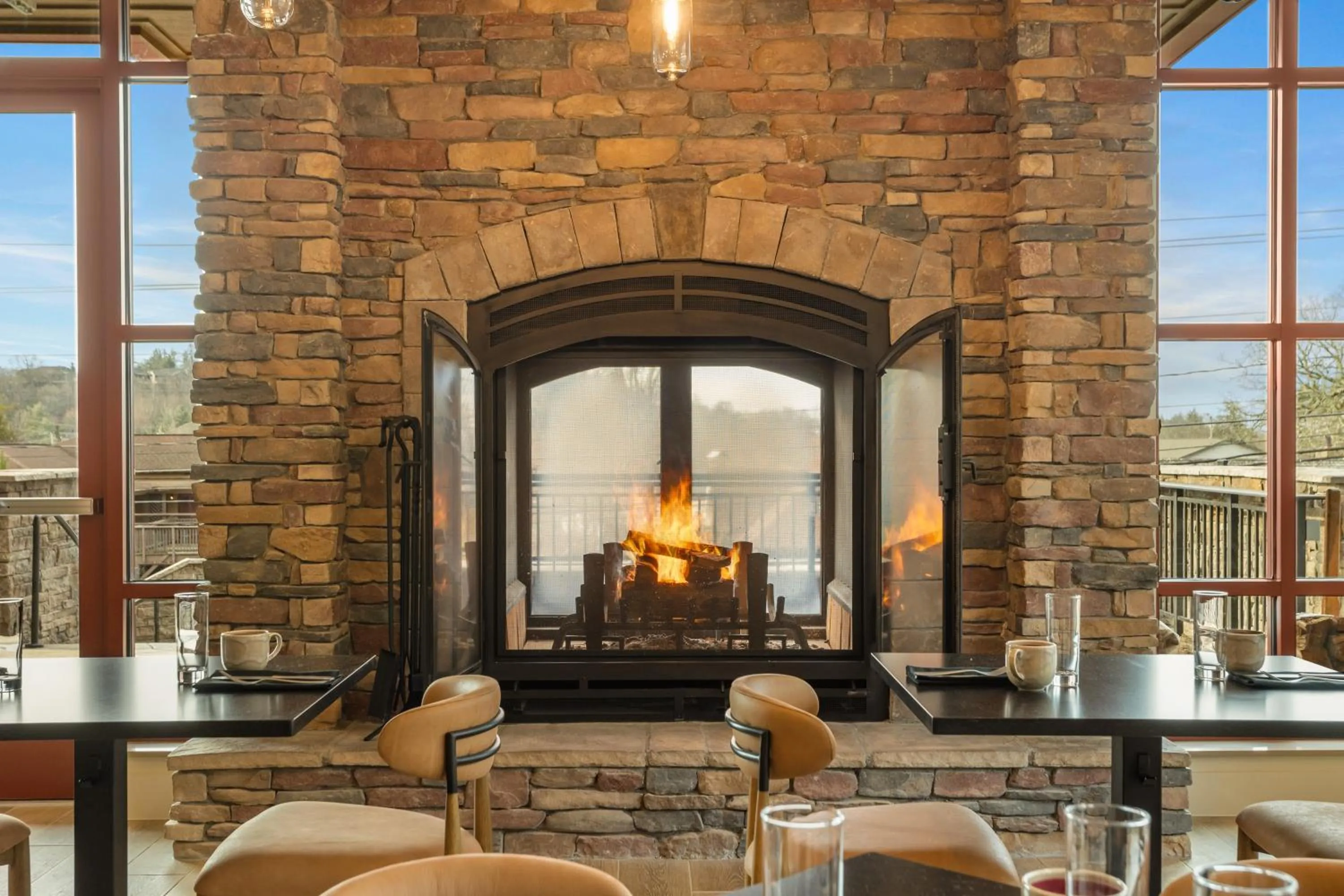 Restaurant/places to eat in The Embers Hotel