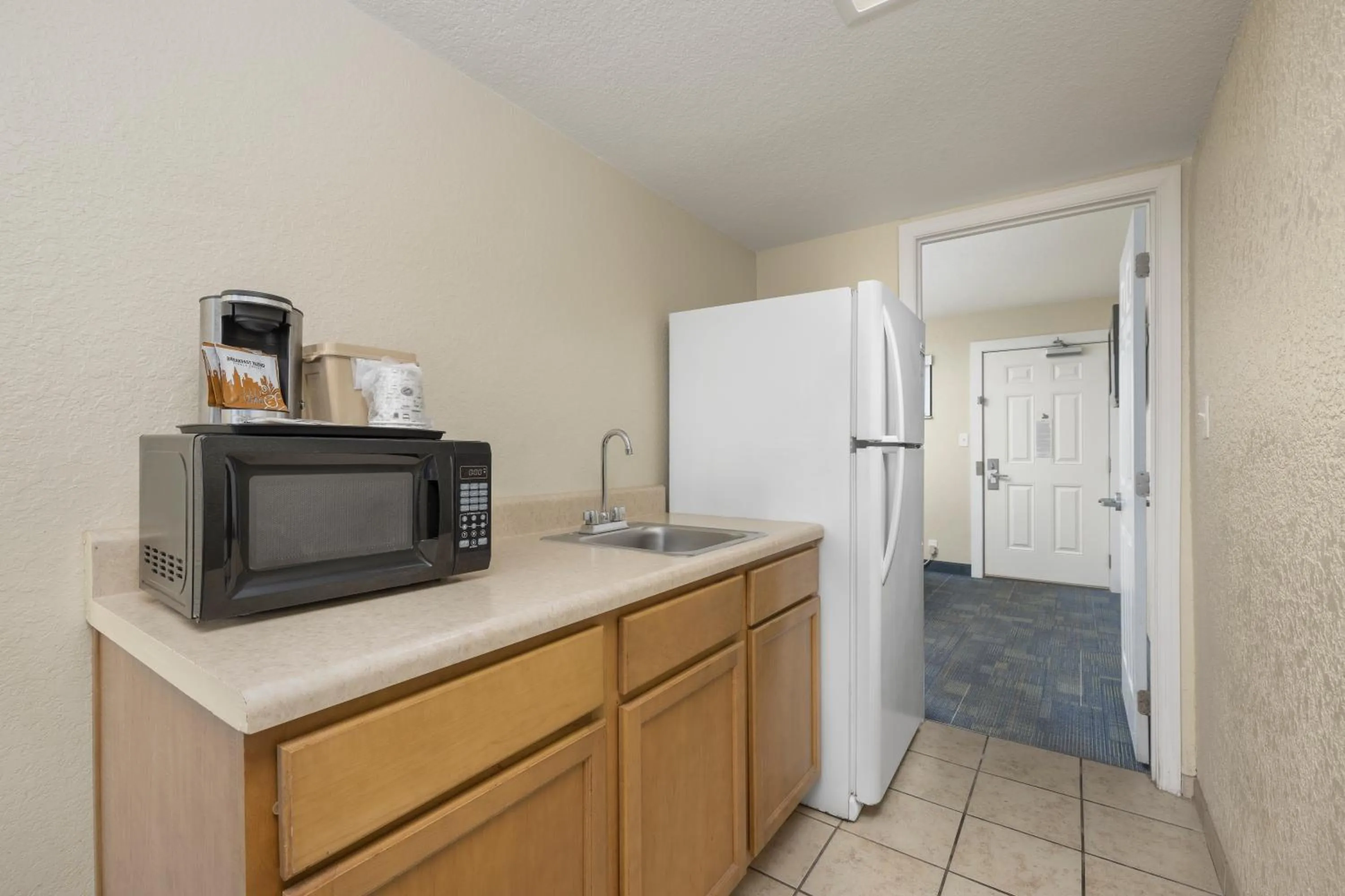 Kitchen or kitchenette in Beachside Resort Panama City Beach