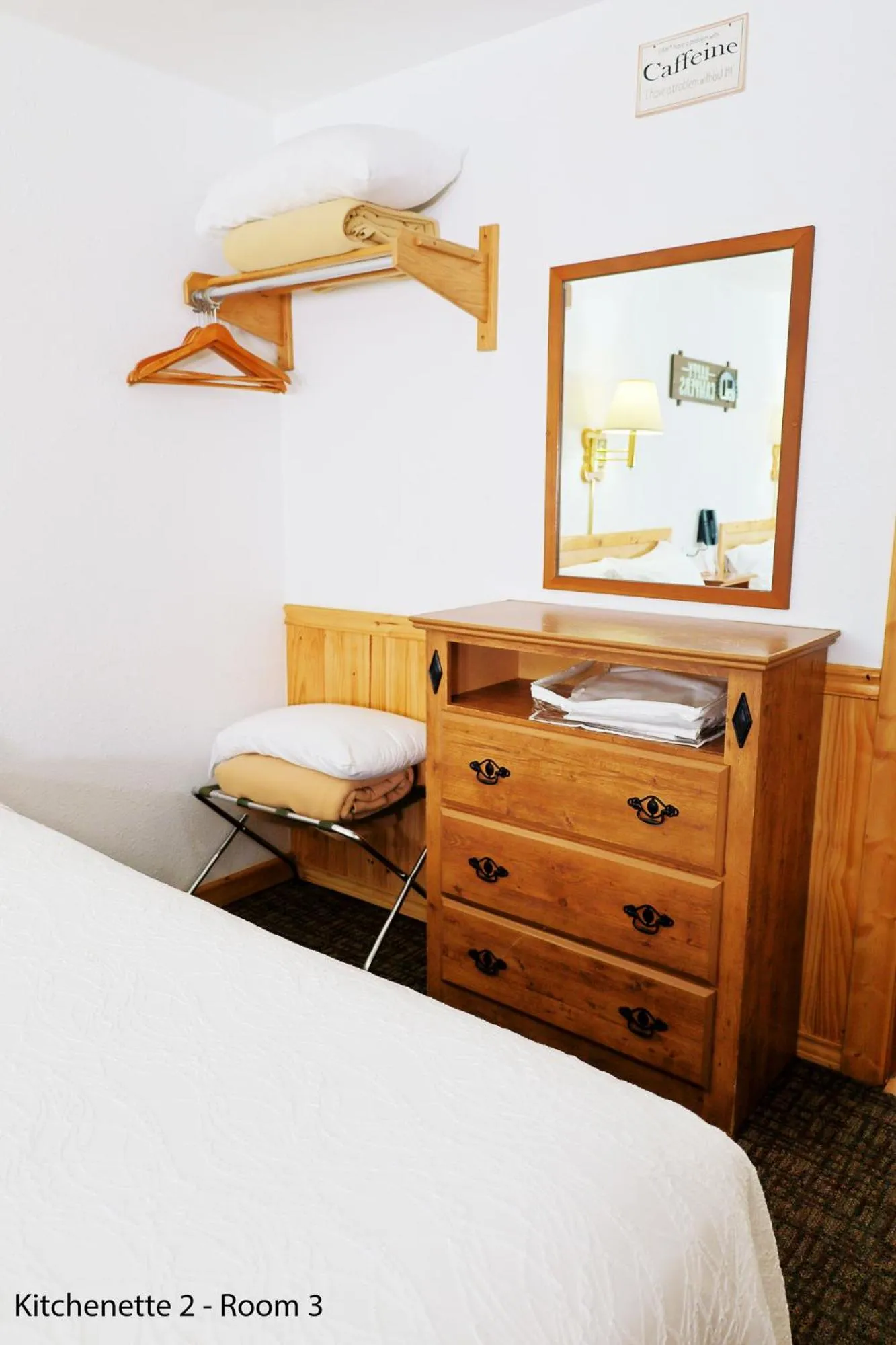 Bed in Park Motel and Cabins