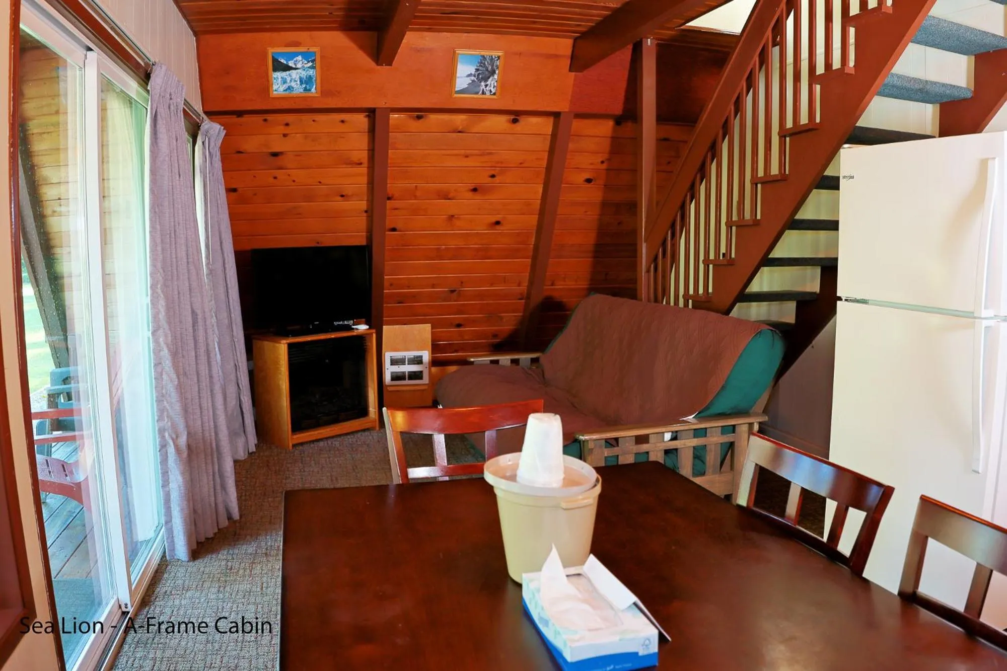 TV and multimedia in Park Motel and Cabins